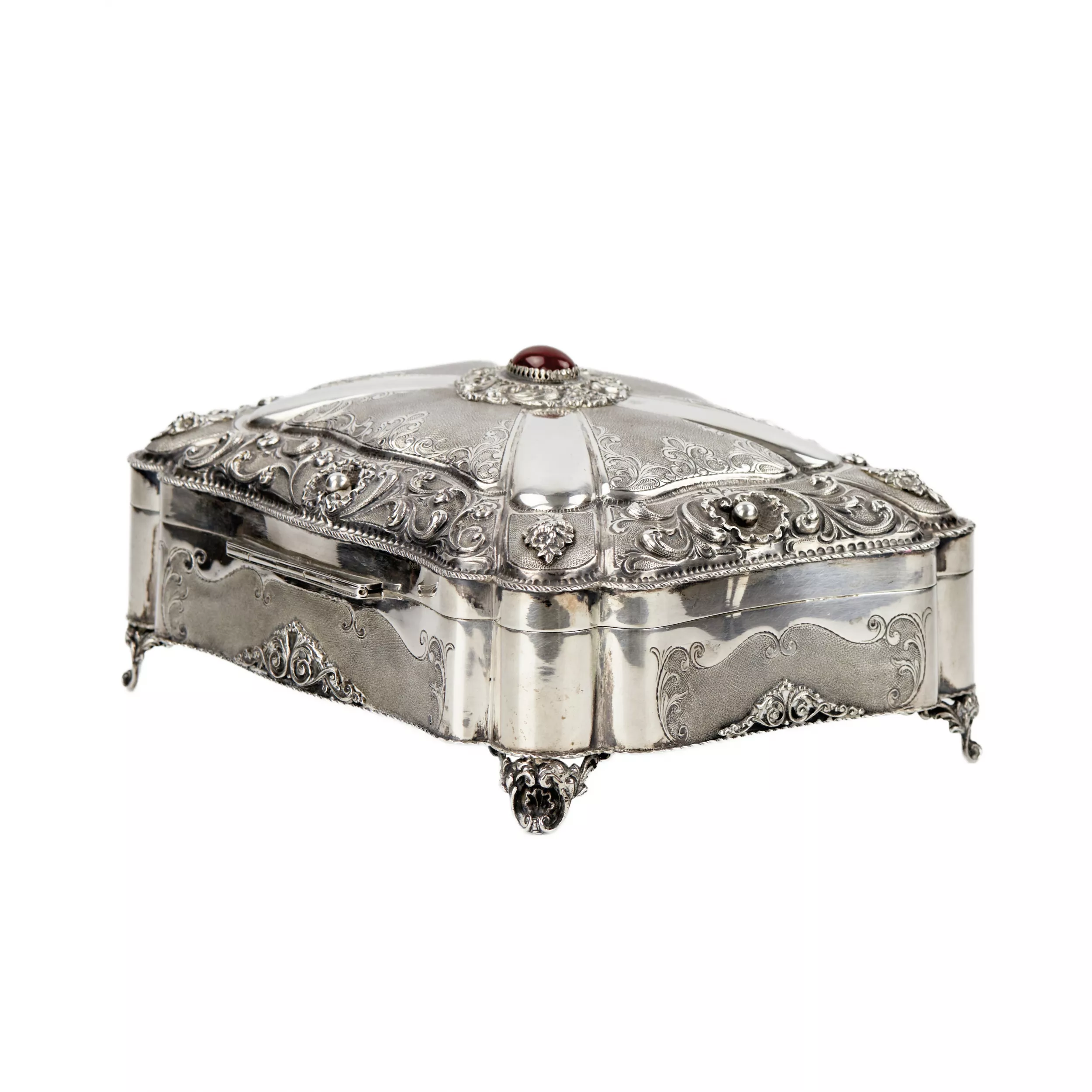 Large, silver box. The turn of the 19th-20th centuries.