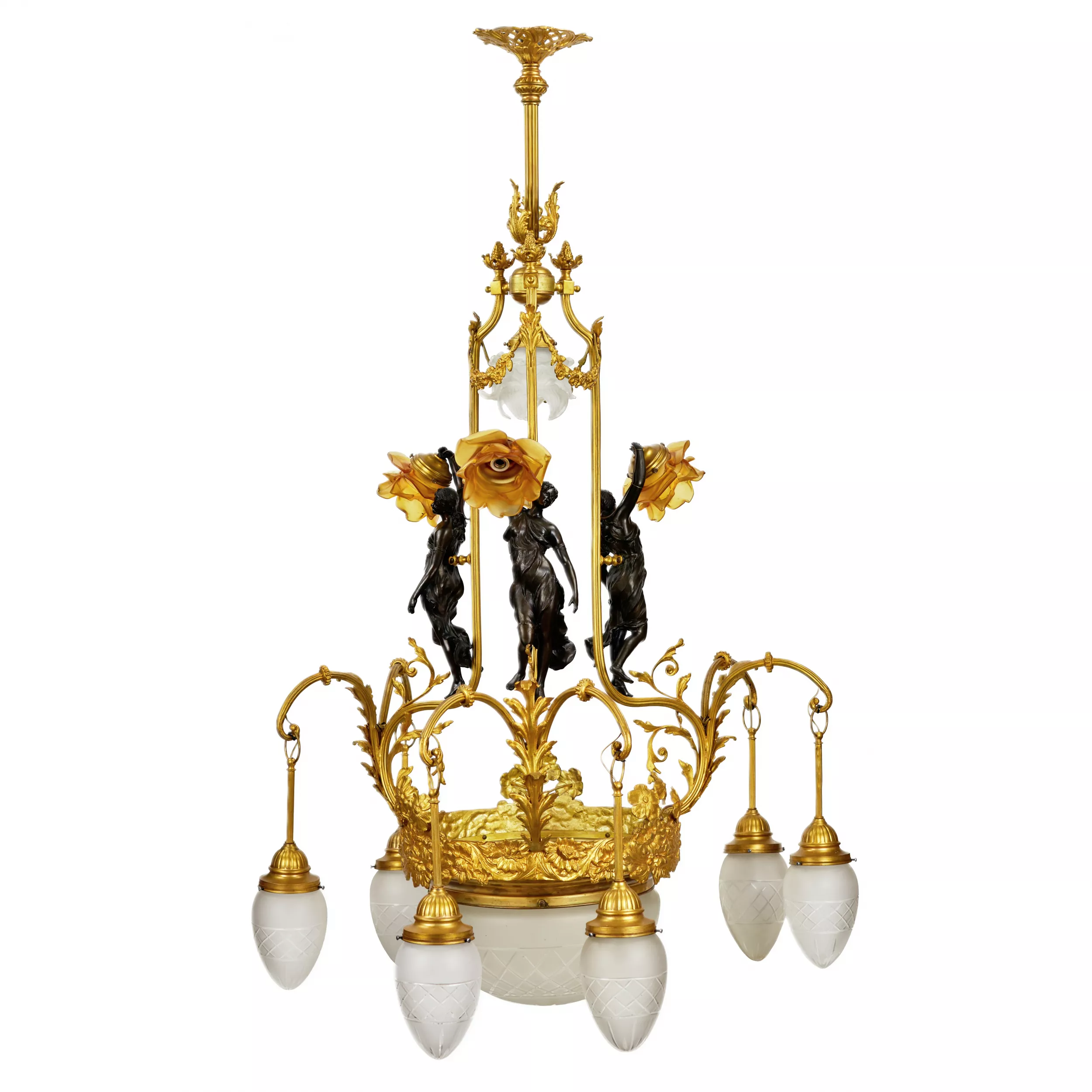 Bronze et laiton dore, gracieux lustre Art Nouveau, aux nymphes de Flore. 