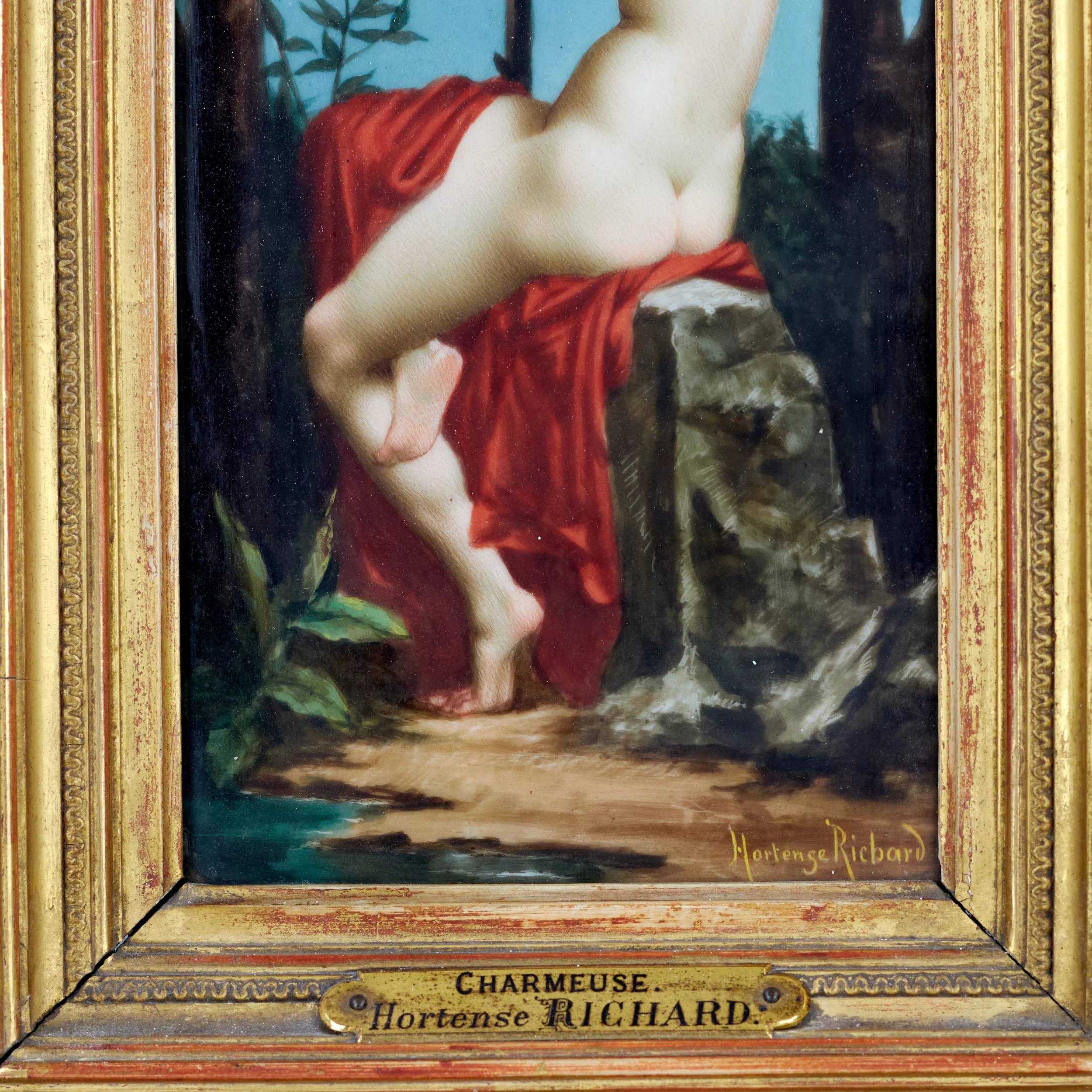 PLAQUE EN PORCELAINE PEINTE « LE CHARMEUR ». HORTENSE RICHARD (1847–1900). FRANCE, FIN DU XIXe SIÈCLE