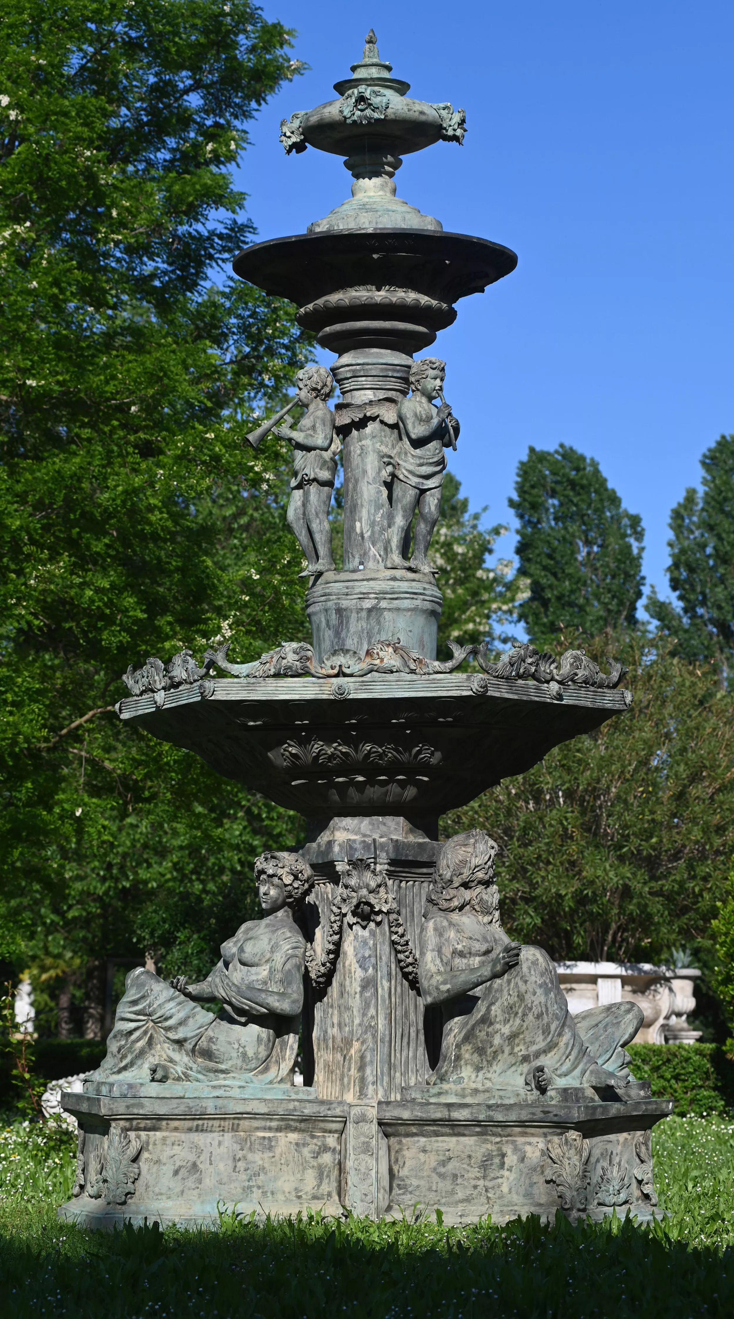 LARGE THREE TIER GARDEN FOUNTAIN IN BRONZE WITH ALLEGORICAL FIGURES  EUROPE, SECOND HALF OF THE 19TH CENTURY