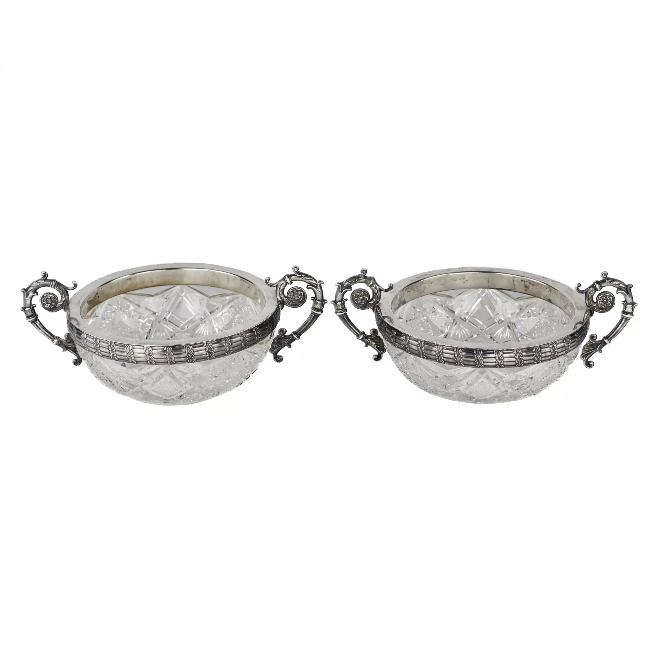 Paire de bonbonnières en cristal argente. 15 Artel Russie 1908-1917 