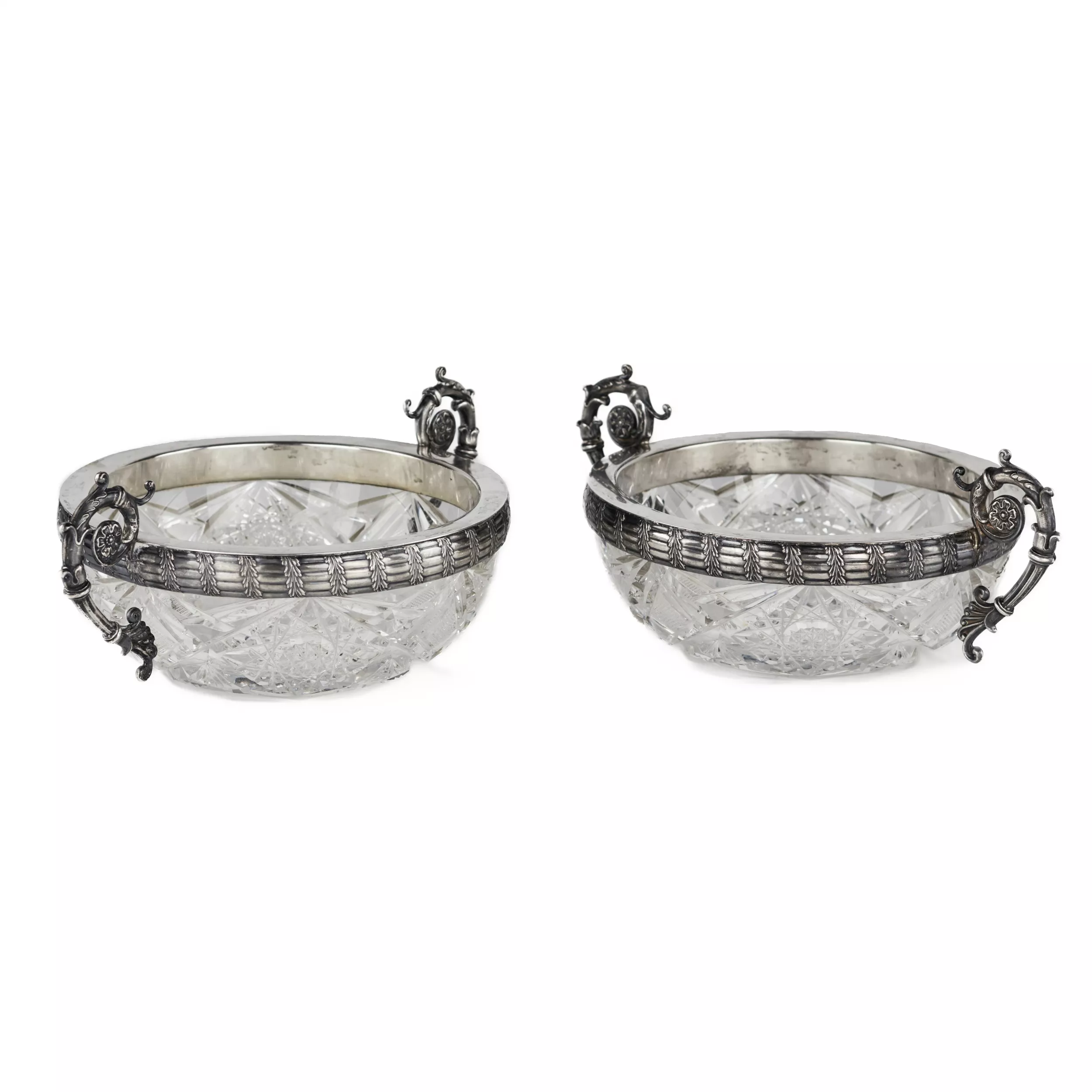 Paire de bonbonnières en cristal argente. 15 Artel Russie 1908-1917 