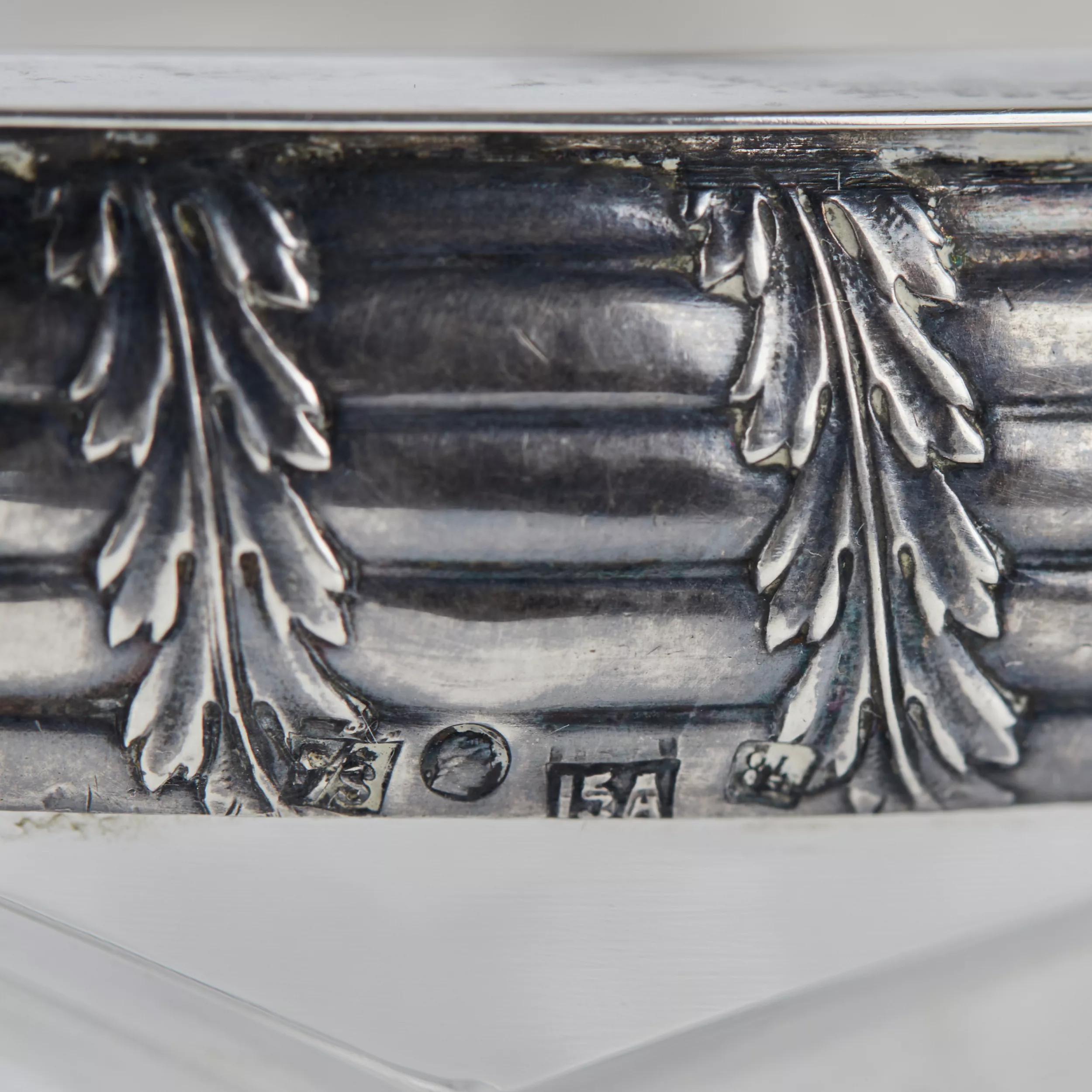 Paire de bonbonnières en cristal argente. 15 Artel Russie 1908-1917 