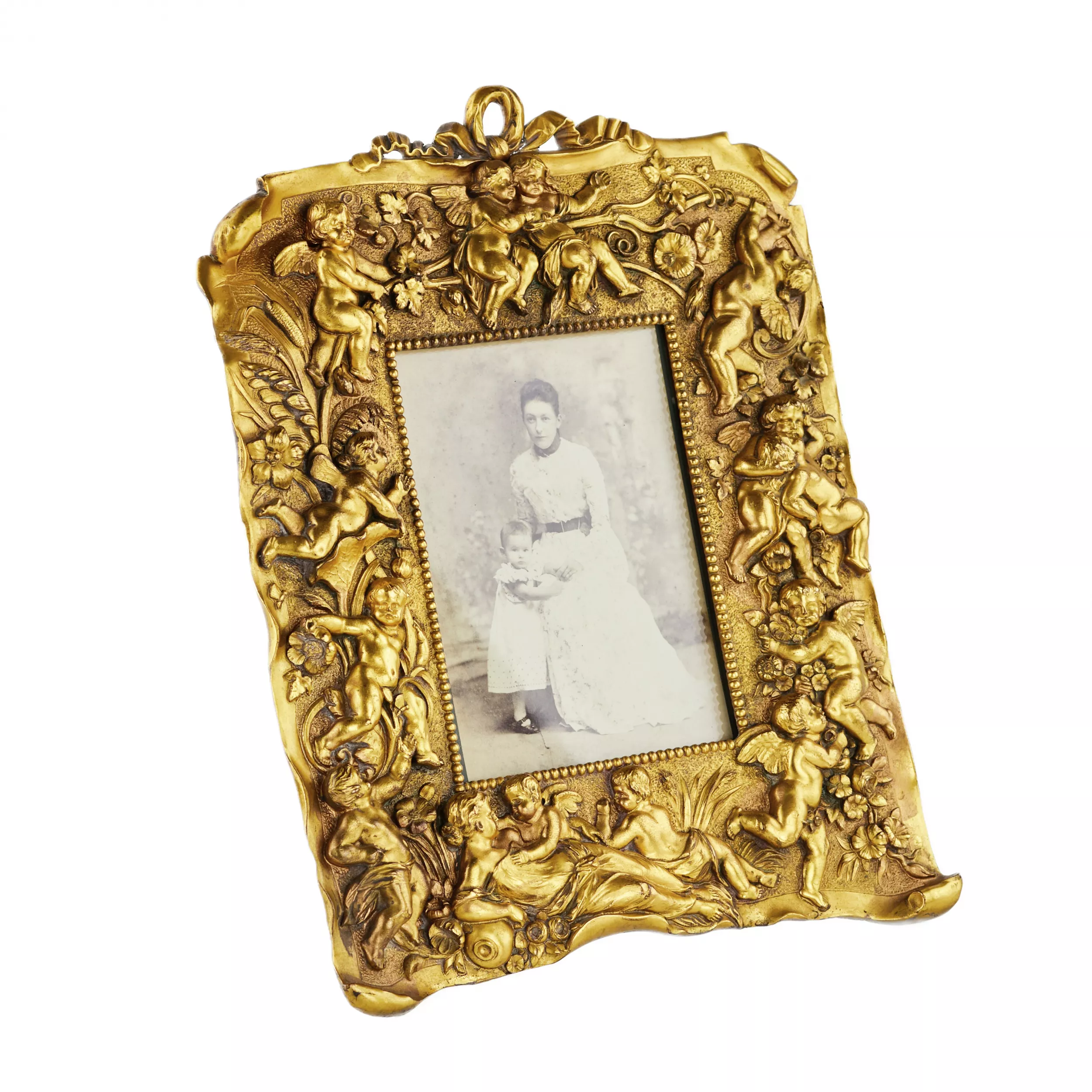CADRE PHOTOGRAPHIQUE DE STYLE NÉO-BAROQUE. BRONZE DORÉ. EUROPE, TOURNANT DES XIXe ET XXe SIÈCLES