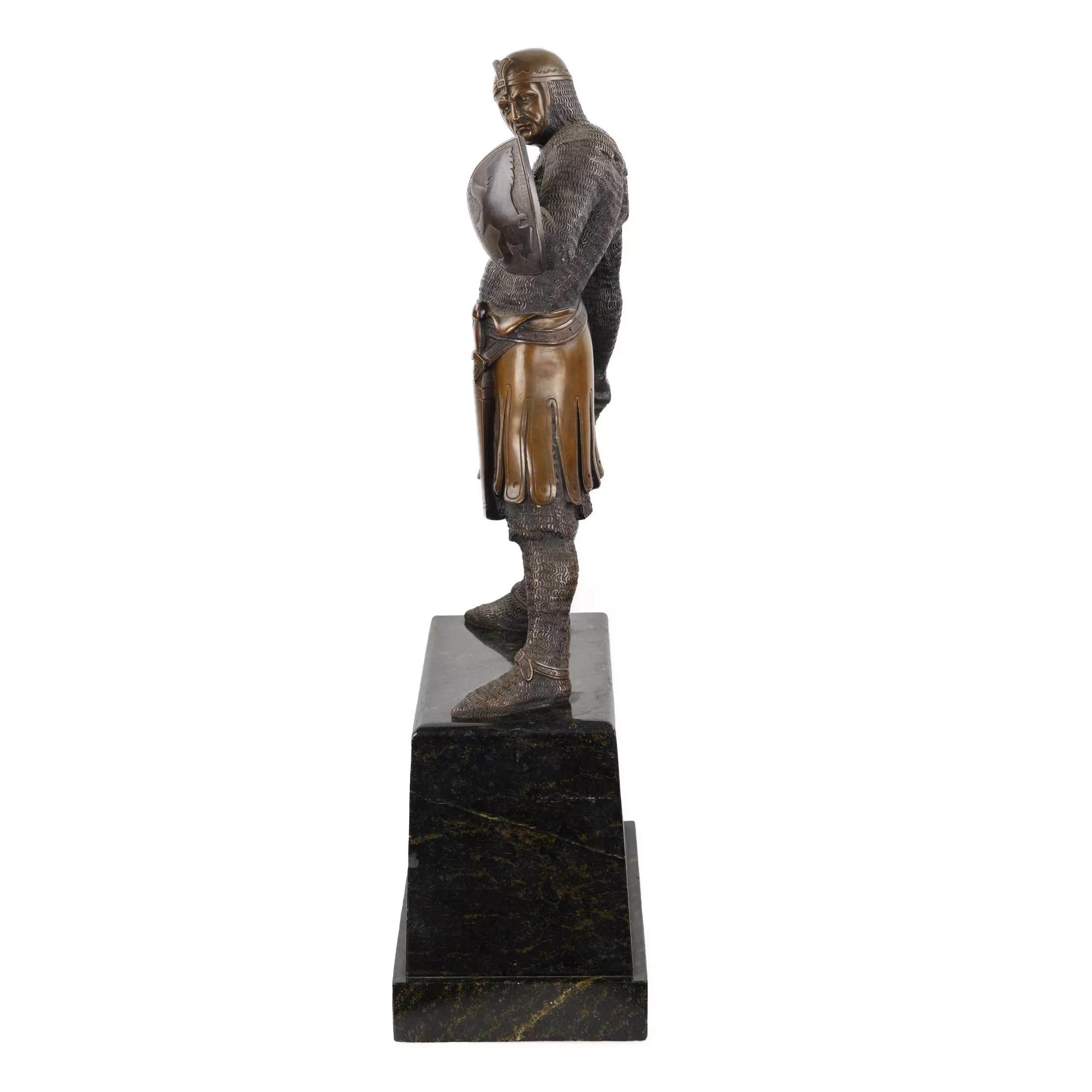 CHEVALIER DE MALTE. SCULPTURE DE CABINET EN BRONZE. EUROPE OCCIDENTALE. TOURNANT DES XIXE ET XXE SIÈCLES