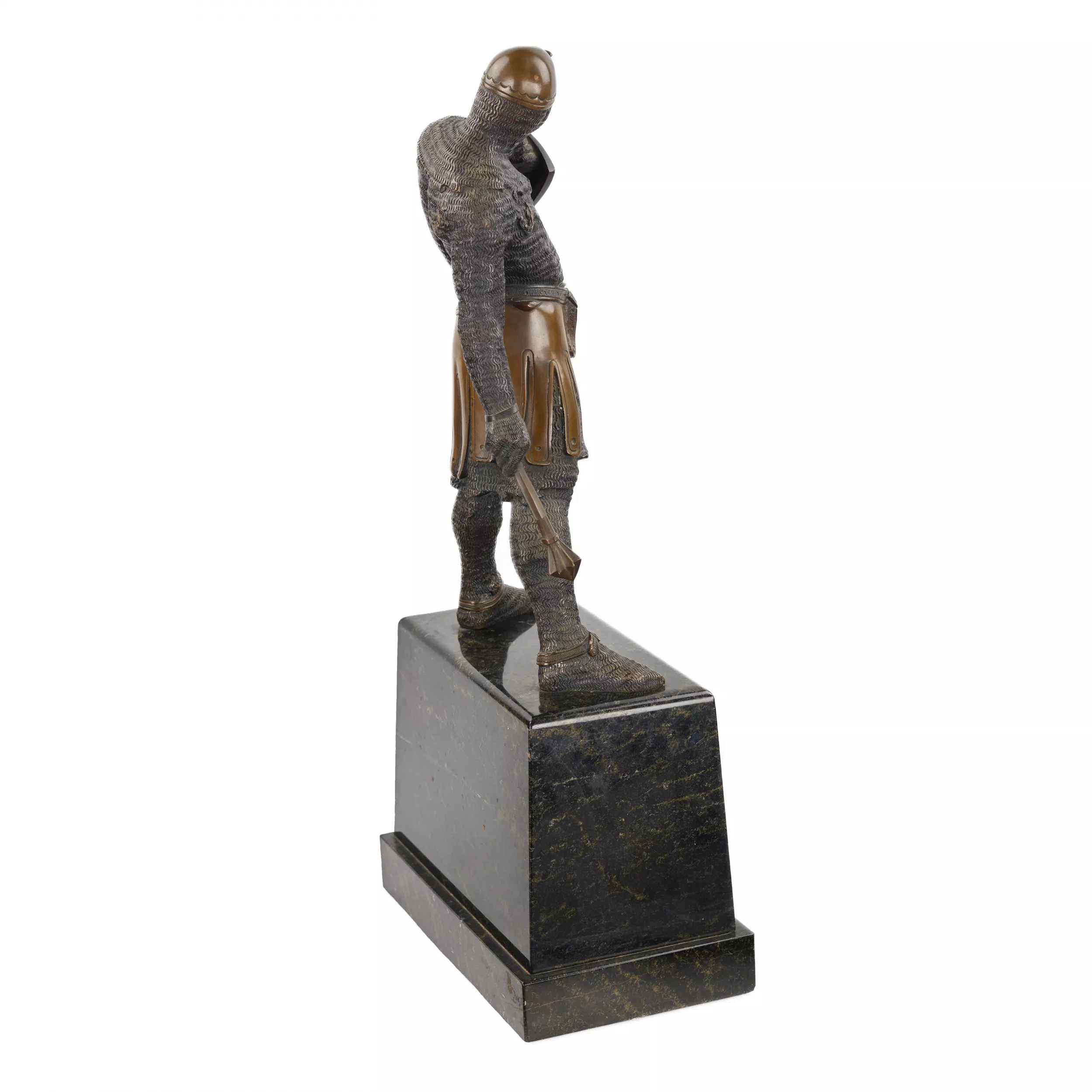 CHEVALIER DE MALTE. SCULPTURE DE CABINET EN BRONZE. EUROPE OCCIDENTALE. TOURNANT DES XIXE ET XXE SIÈCLES