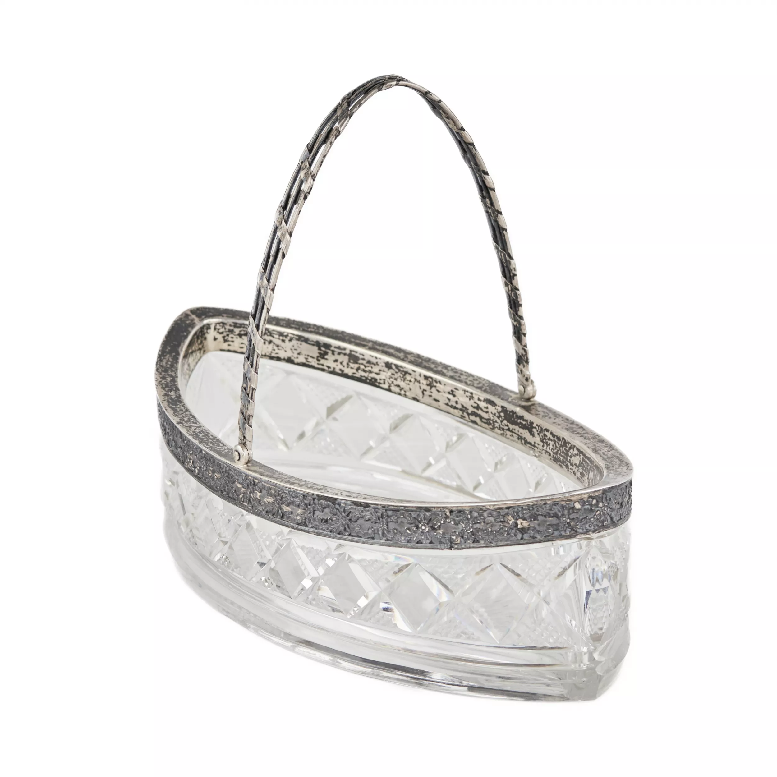 LARGE RUSSIAN SILVER-MOUNTED CRYSTAL BONBONNIÈRE IN THE FORM OF A BOAT. 15TH MOSCOW JEWELLERS` ARTEL. MOSCOW, 1908–1917
