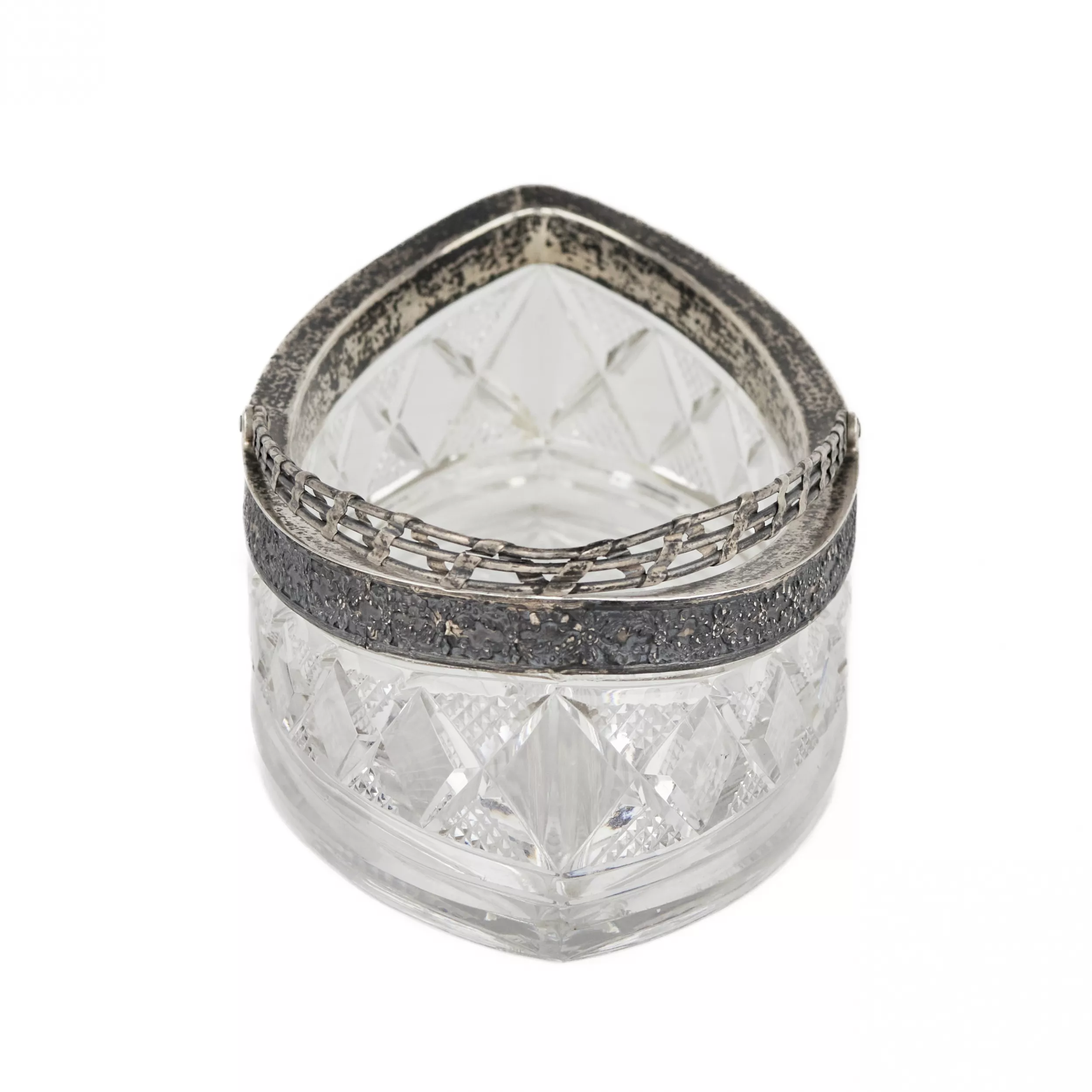 LARGE RUSSIAN SILVER-MOUNTED CRYSTAL BONBONNIÈRE IN THE FORM OF A BOAT. 15TH MOSCOW JEWELLERS` ARTEL. MOSCOW, 1908–1917