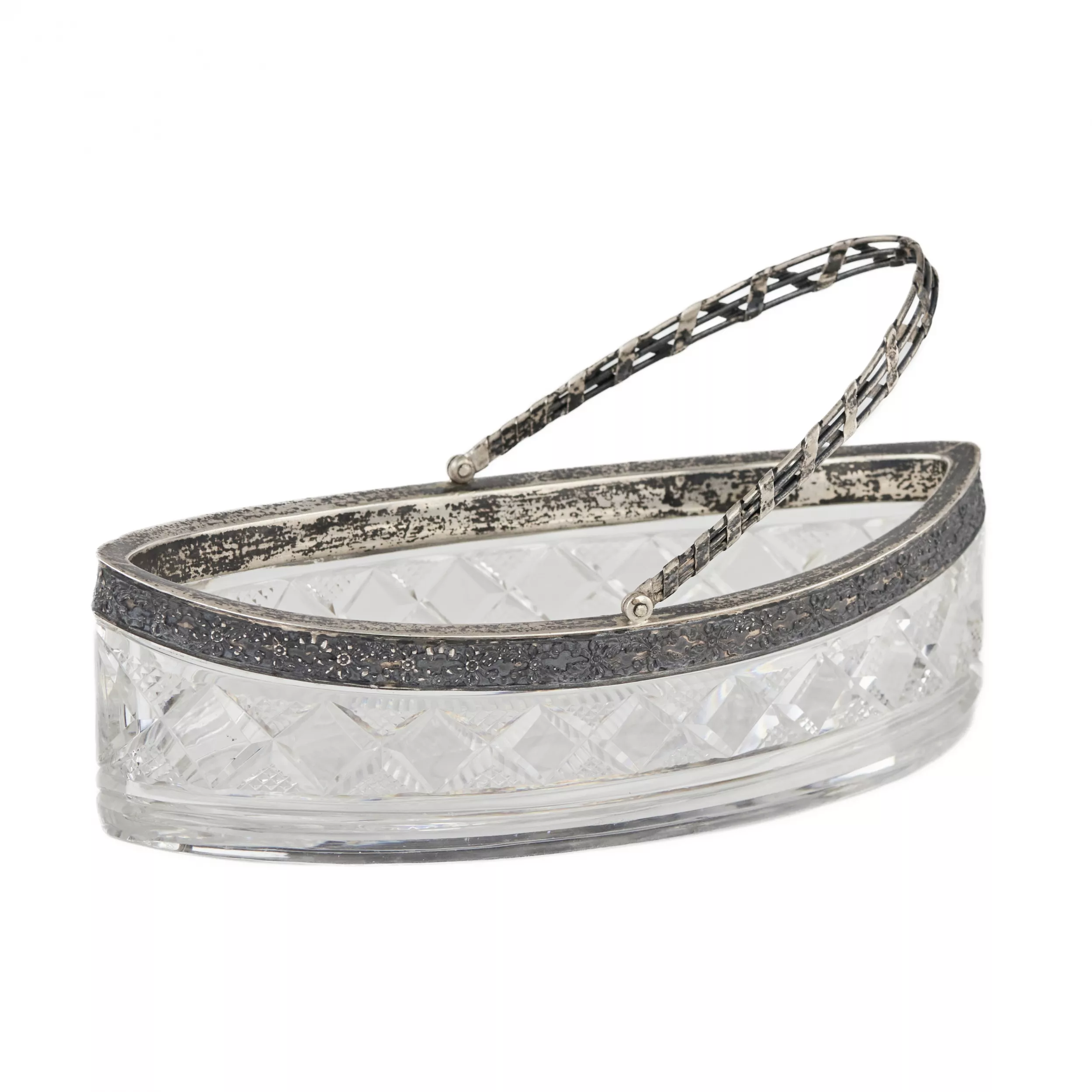 LARGE RUSSIAN SILVER-MOUNTED CRYSTAL BONBONNIÈRE IN THE FORM OF A BOAT. 15TH MOSCOW JEWELLERS` ARTEL. MOSCOW, 1908–1917