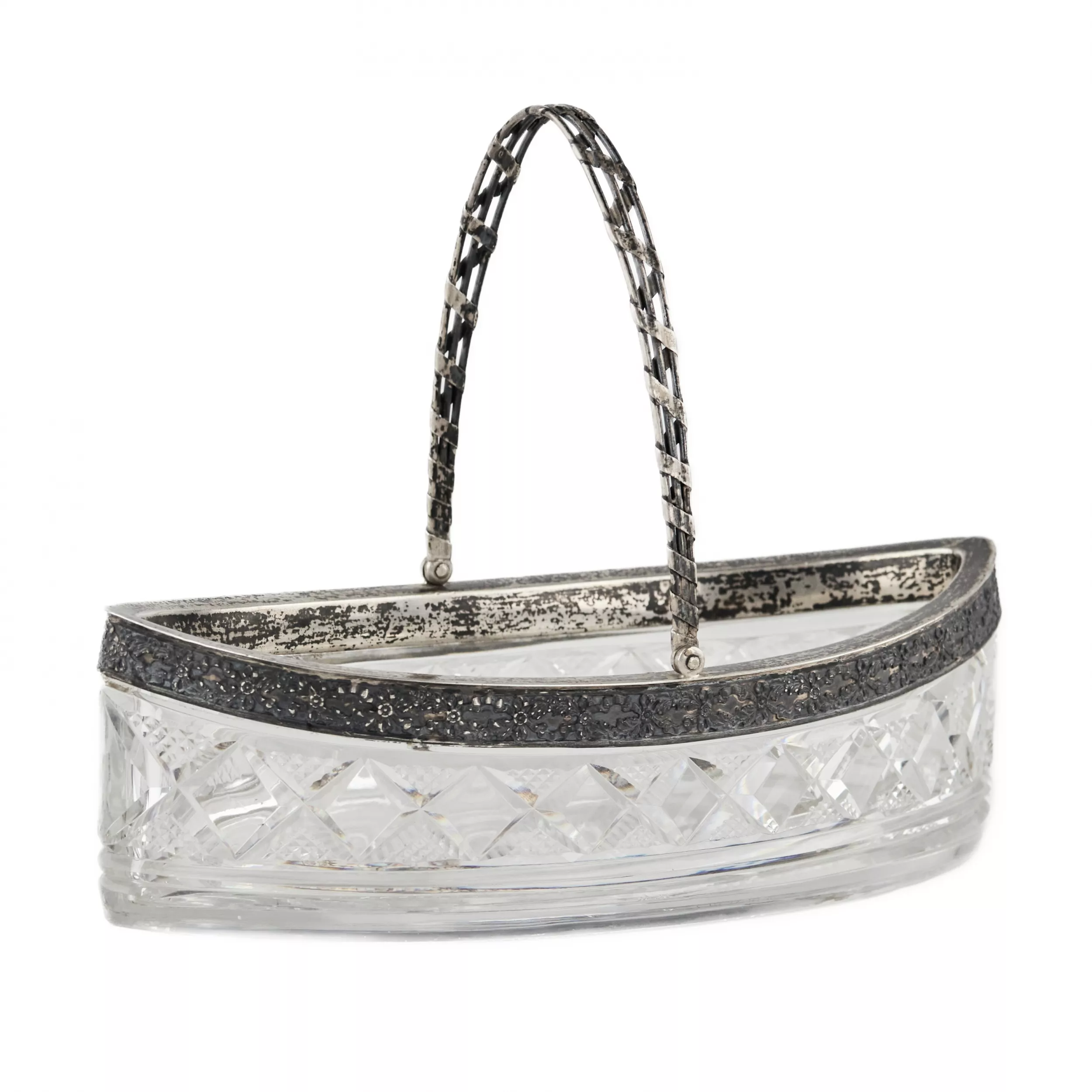 LARGE RUSSIAN SILVER-MOUNTED CRYSTAL BONBONNIÈRE IN THE FORM OF A BOAT. 15TH MOSCOW JEWELLERS` ARTEL. MOSCOW, 1908–1917