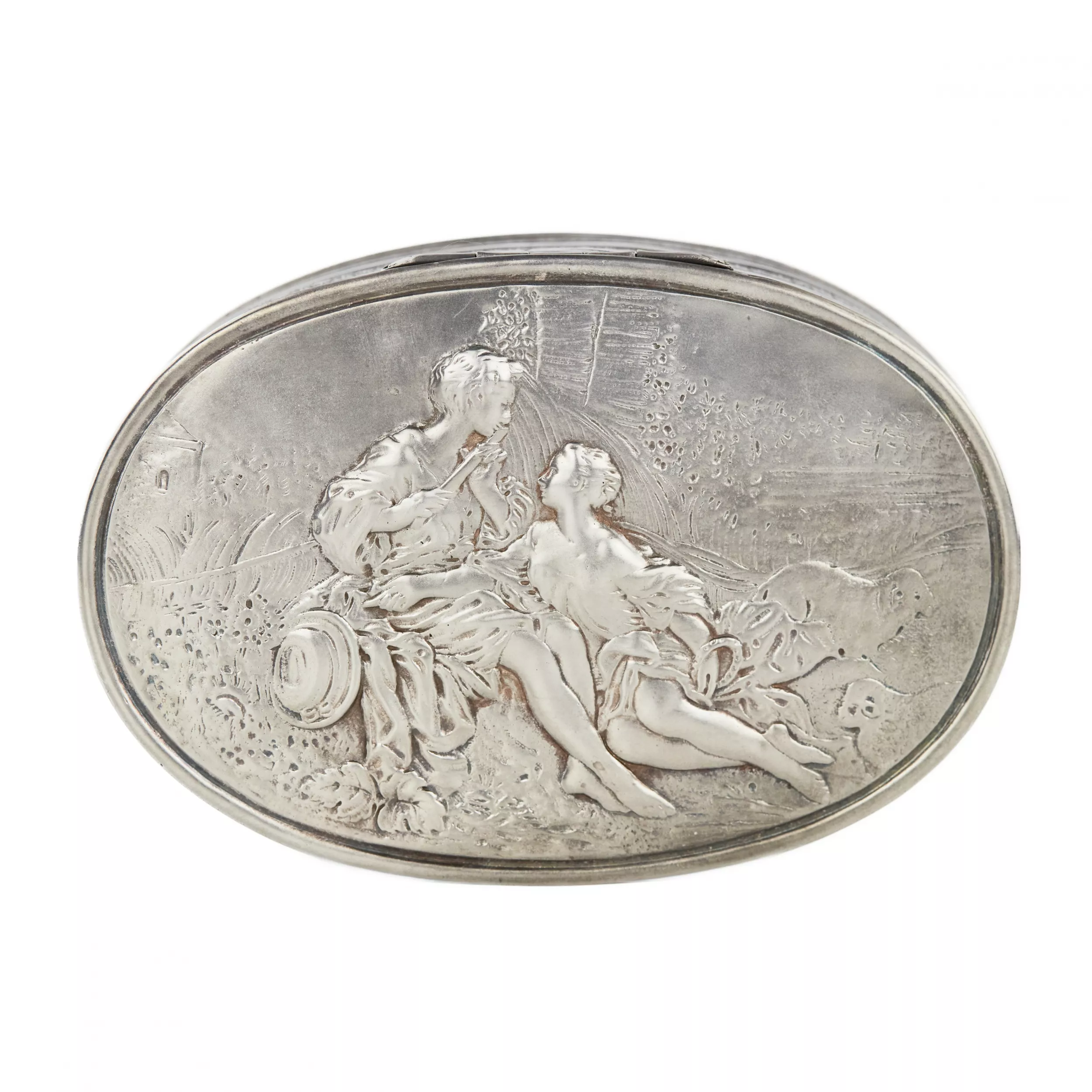 Boîte ovale en argent representant une scène allegorique. France.19ème siècle. 
