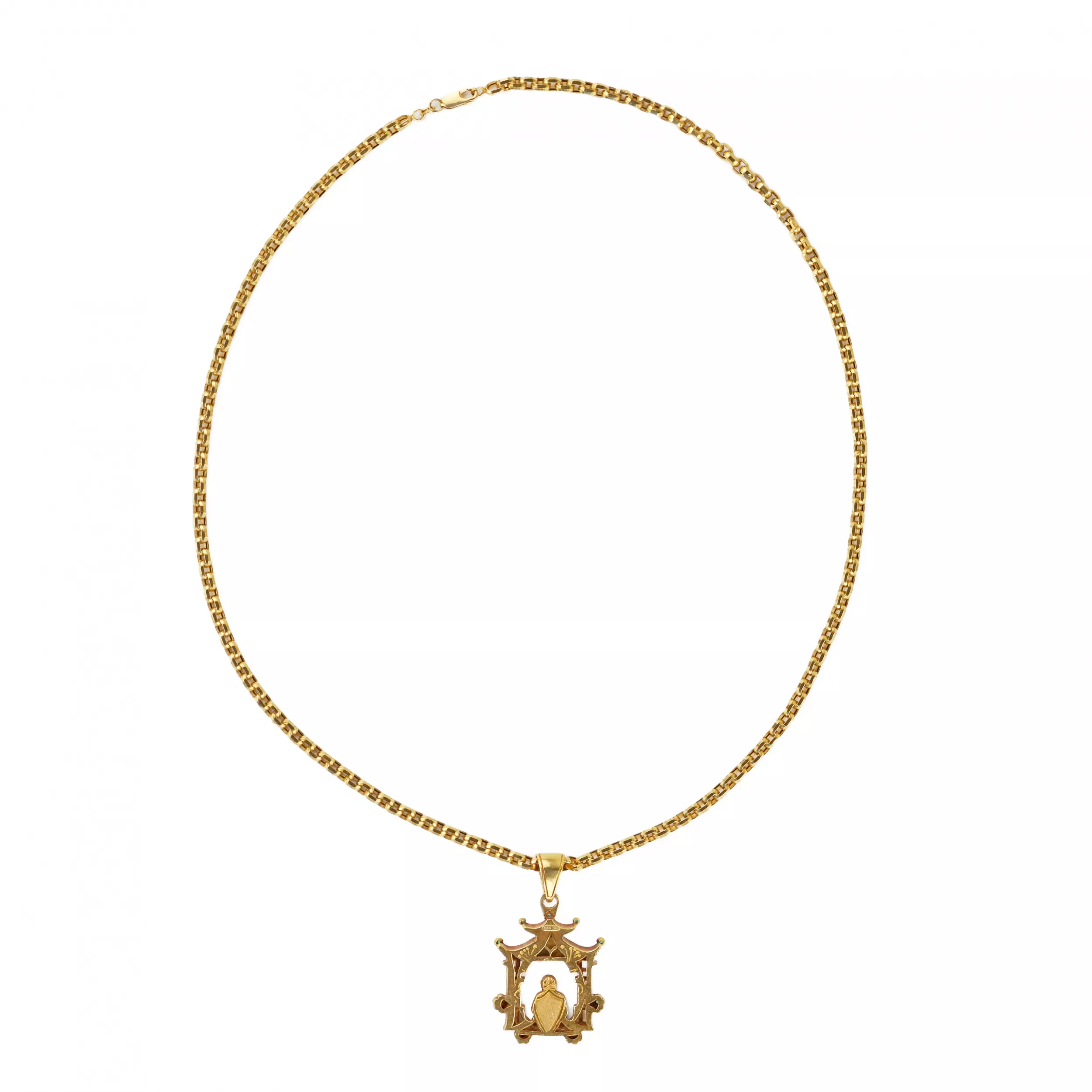 CHAÎNE EN OR AVEC PENDENTIF EN FORME DE PAGODE ABRITANT UN BOUDDHA EN MÉDITATION. SECONDE MOITIÉ DU XXE SIÈCLE