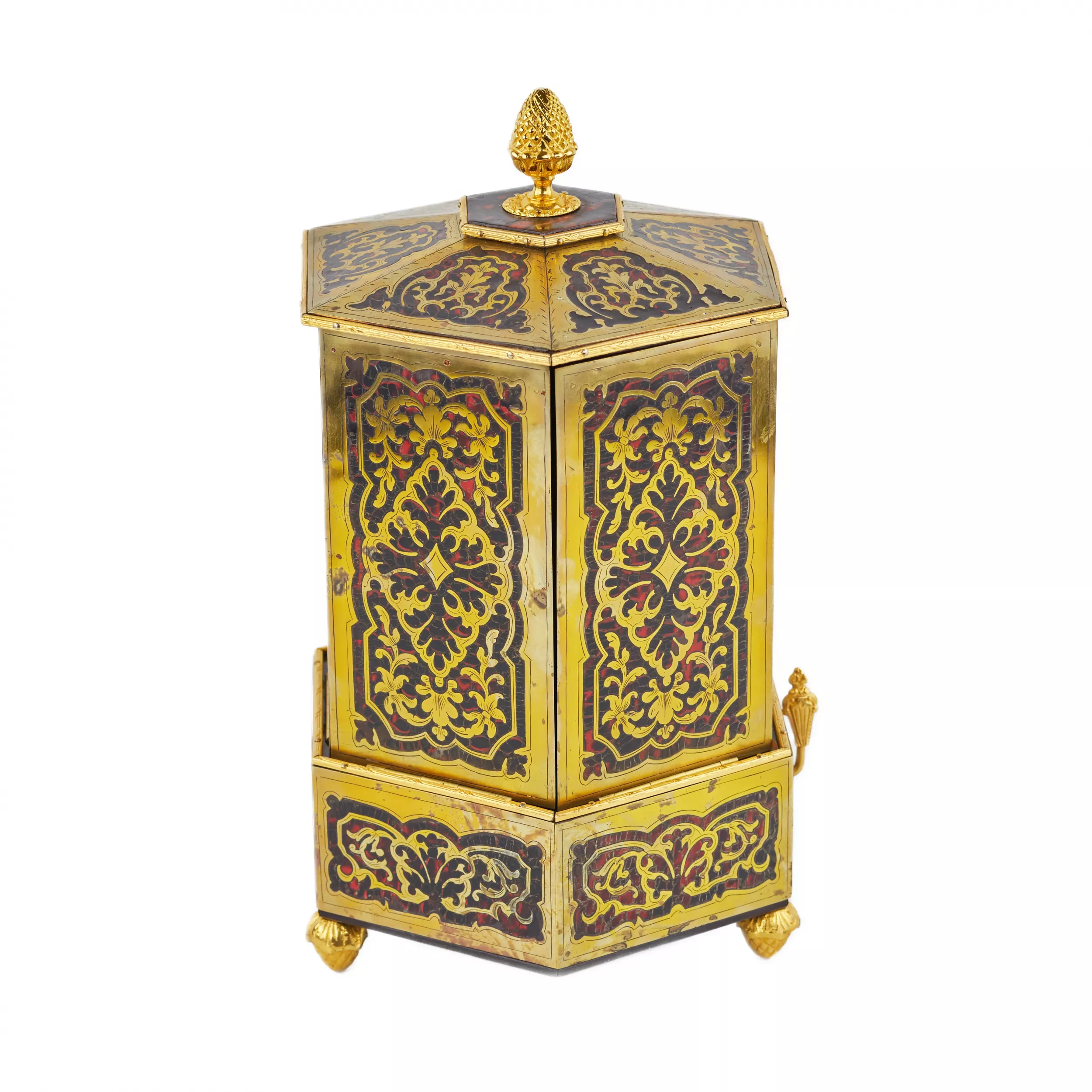 Boîte à cigares unique en forme de Pagode avec mecanisme d`ouverture à rabat. 19ème siècle. 