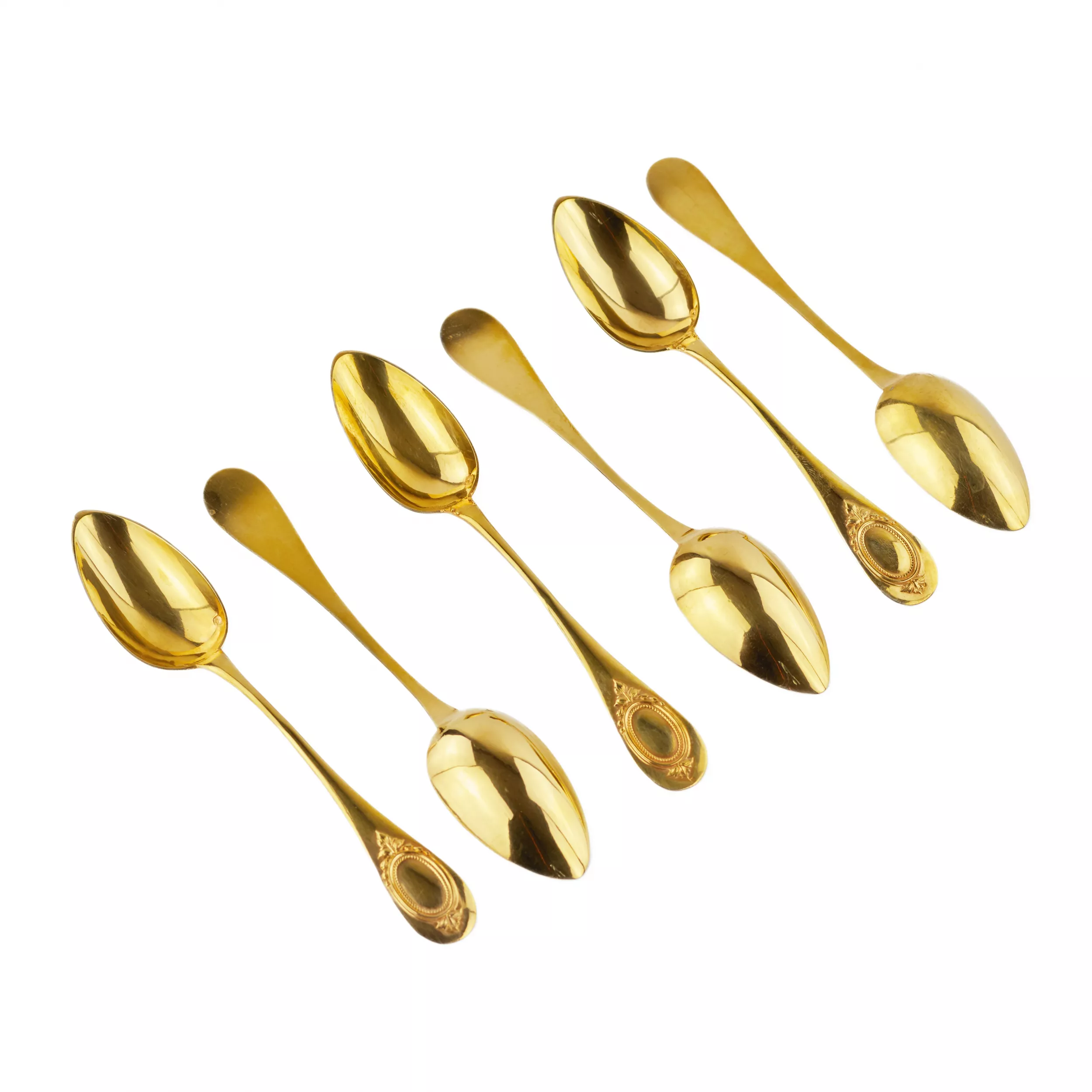 SERVICE DE SIX CUILLÈRES À THÉ EN ARGENT VERMEIL DE STYLE LOUIS XVI DANS LEUR COFFRET D`ORIGINE DE STYLE BOULLE. FRANCE. FIN DU XIXe ET DÉBUT DU XXe SIÈCLE
