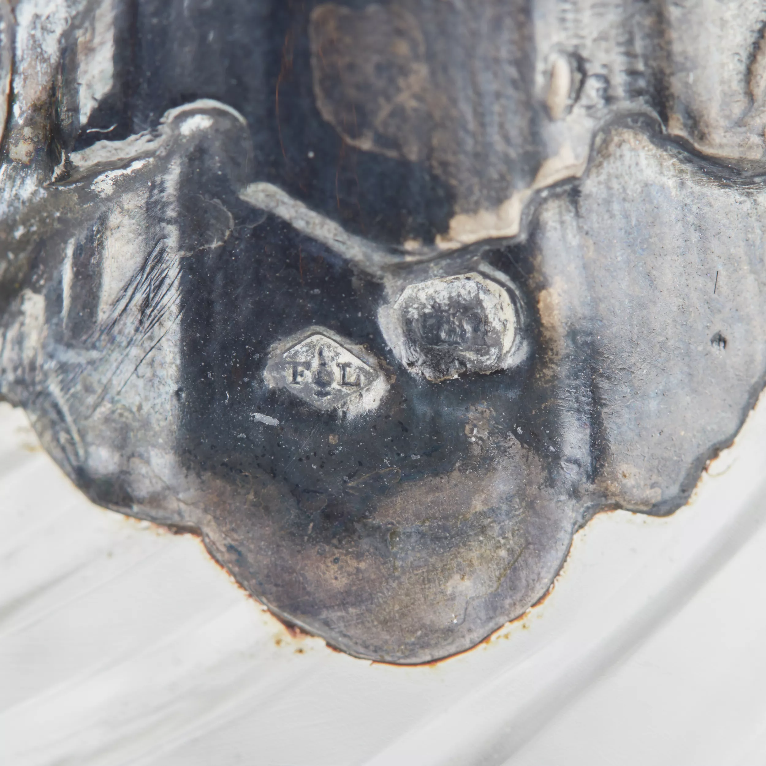 Frangière et Laroche. Paire de pichets à vin en verre français en argent des annees 1880. 