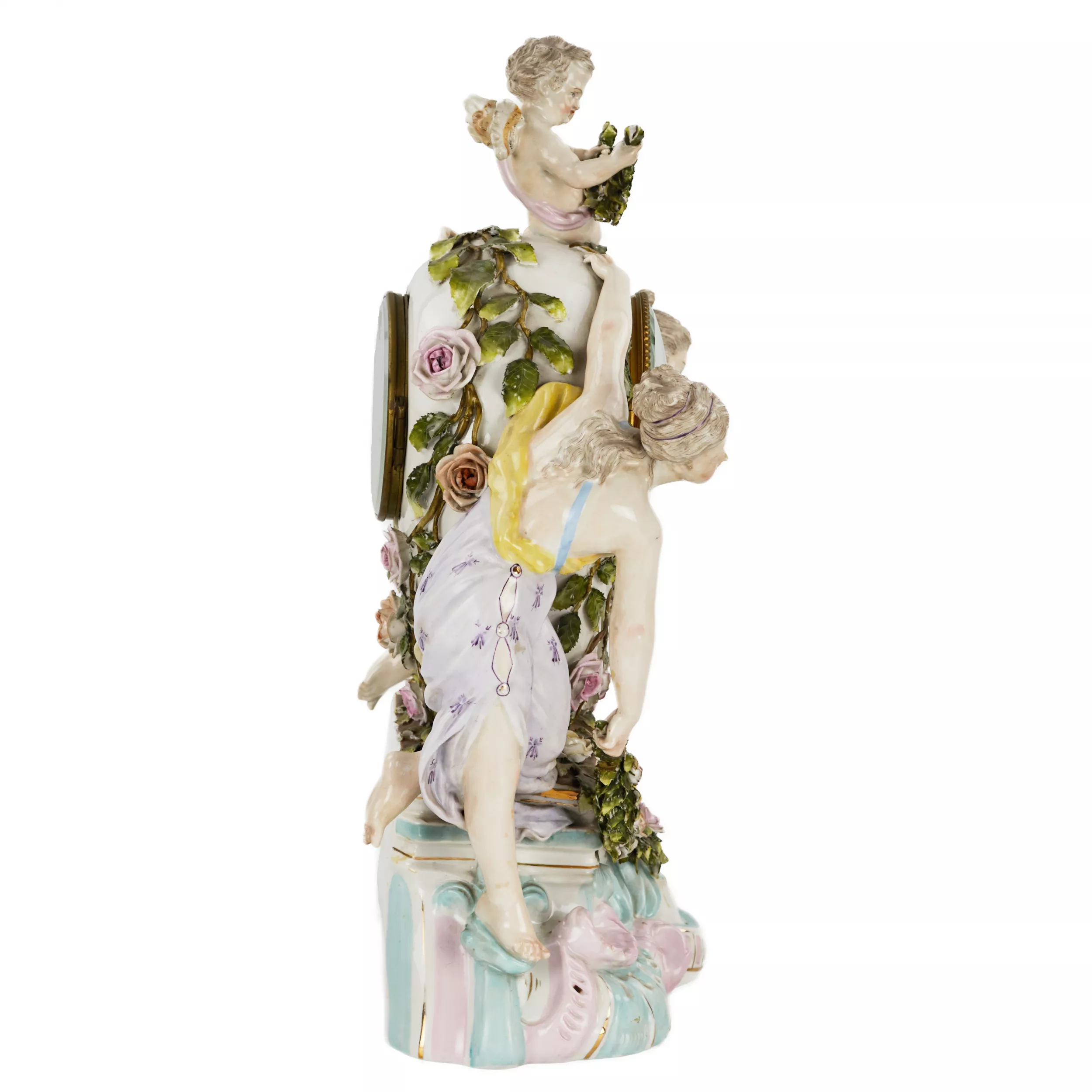 Montre en porcelaine sertie de candelabres. Sietzendorf. 1880