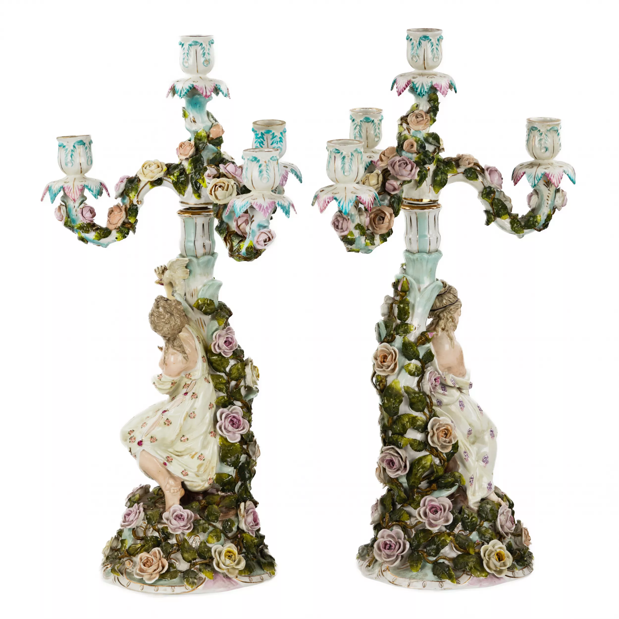 Montre en porcelaine sertie de candelabres. Sietzendorf. 1880