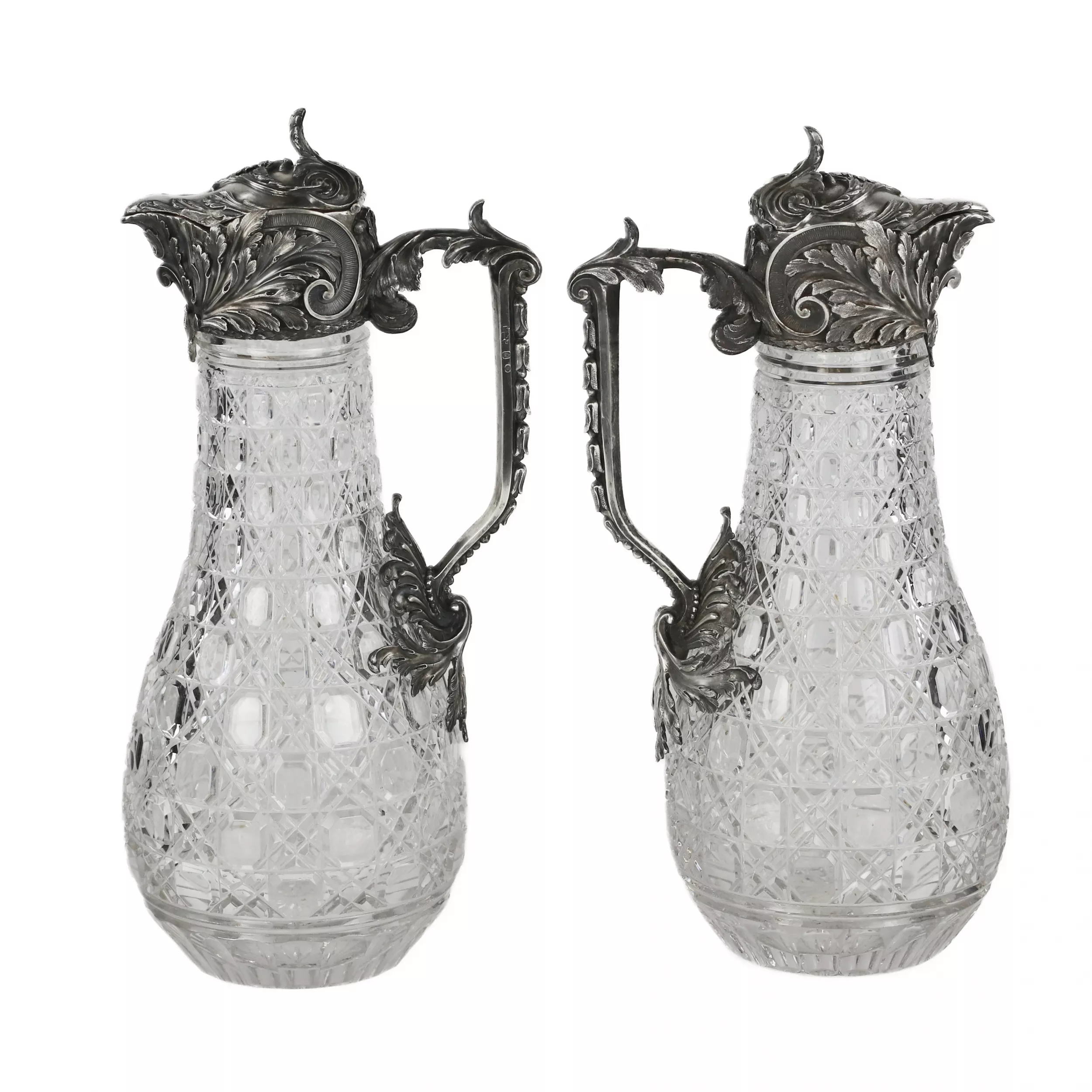 Une magnifique paire de pichets à vin en cristal coule en superbe argent BOLIN. Moscou. Russie 19ème siècle. 