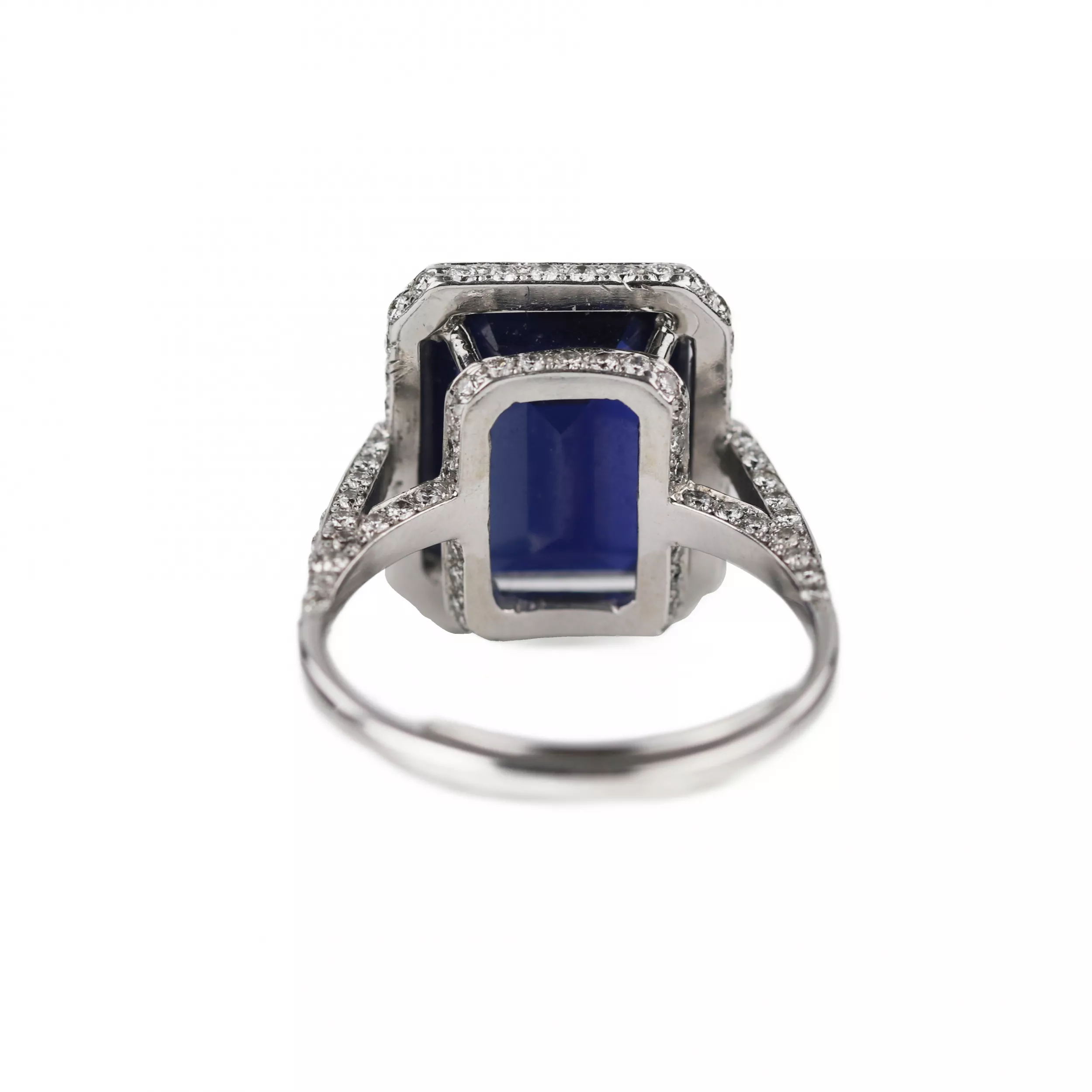 Elegante bague en or 18 carats avec diamants et saphir naturel 7,76 carats. 