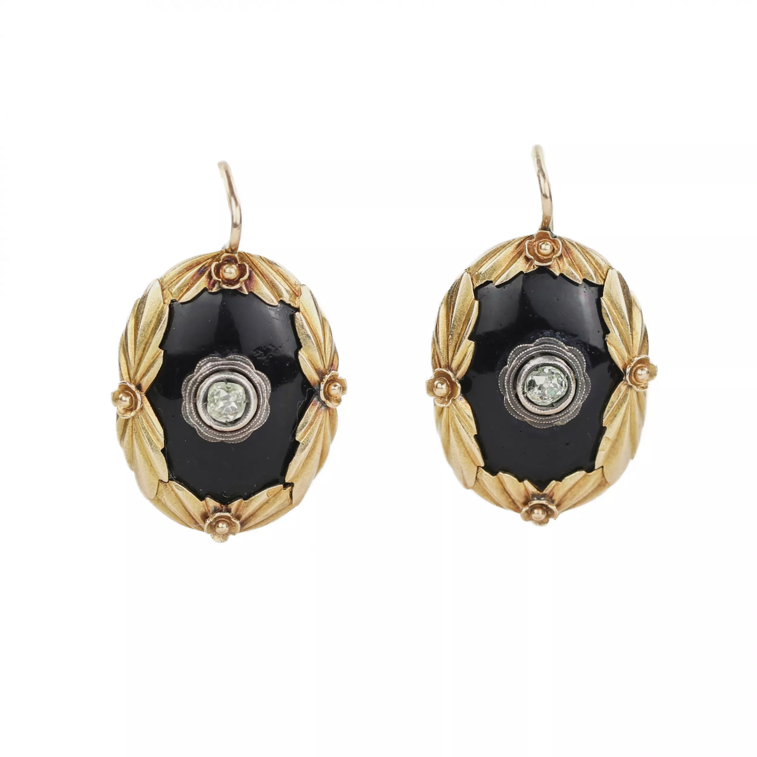 Boucles doreilles en or avec agate et diamant. Lettonie 1920-1930.