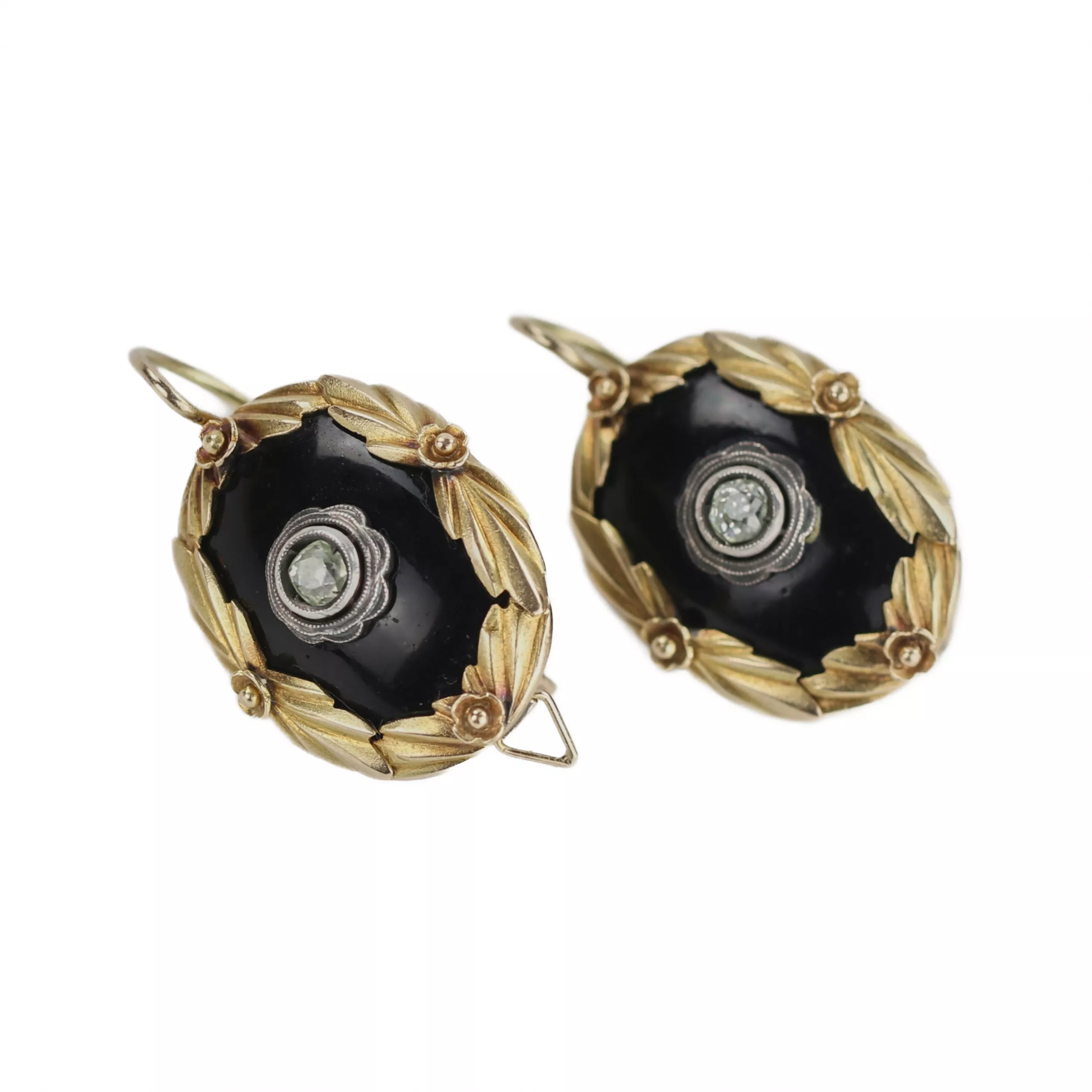 Boucles doreilles en or avec agate et diamant. Lettonie 1920-1930.