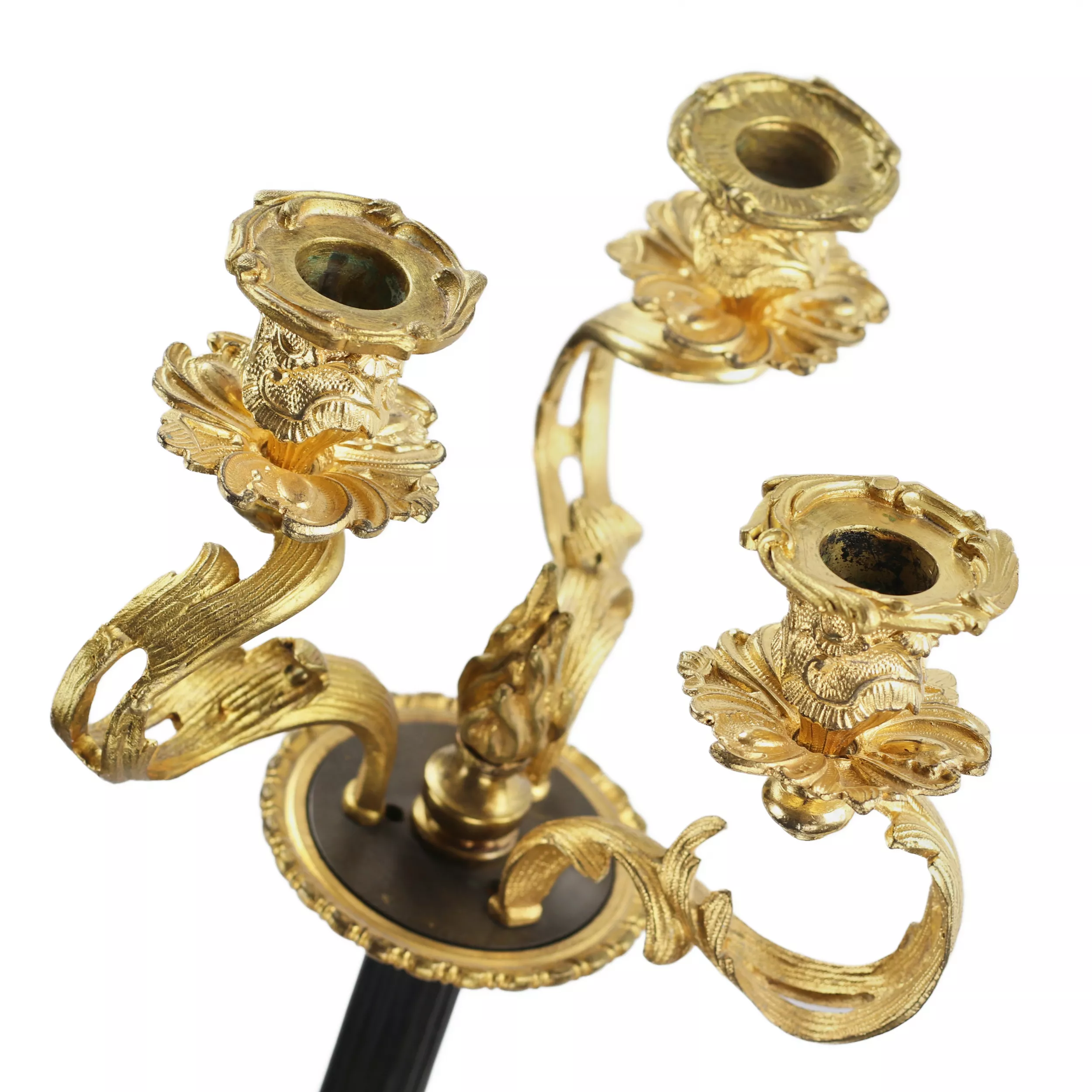 Bronze floor lamp with the figure of Putti. France. 19th century.