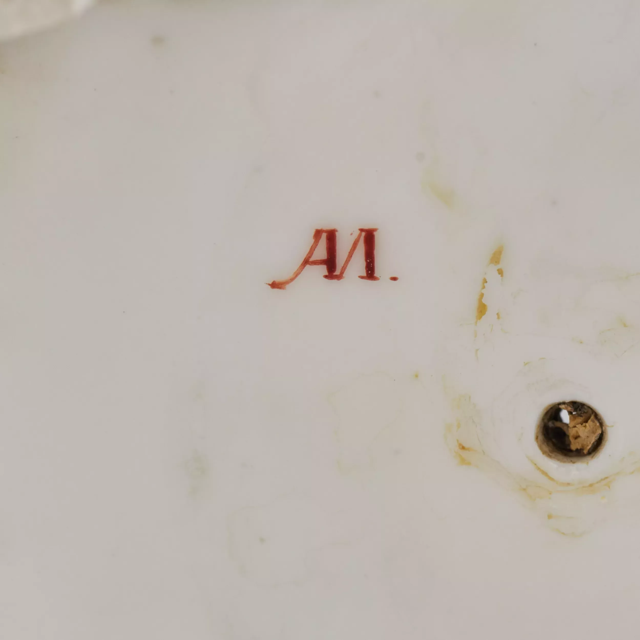 Pot de fleurs en porcelaine de l usine Miklashevsky. Russie Milieu du XIXe siècle.