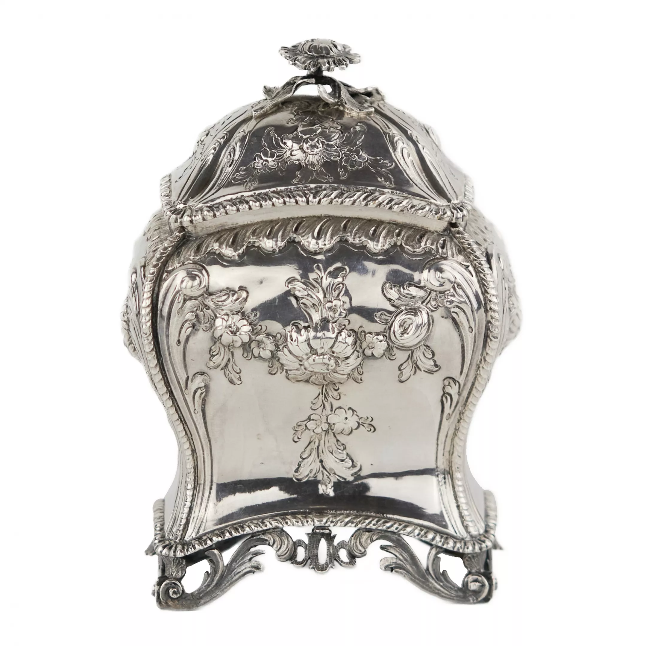 Une merveilleuse théière en argent fabriquée en Angleterre du 18ème siècle. Londres, Herbert & Co.1762