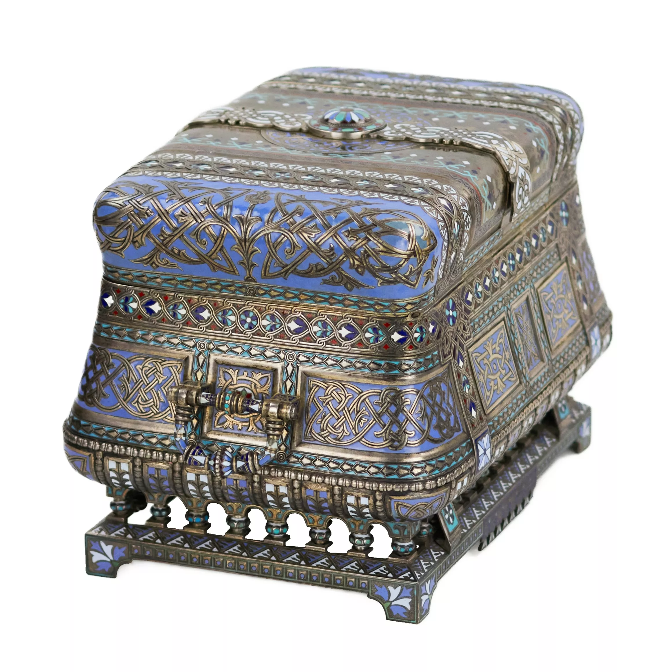 COFFRET RUSSE EN ARGENT AVEC ÉMAIL CHAMPLEVÉ. MAISON PAVEL OVCHINNIKOV. MOSCOU, 1882