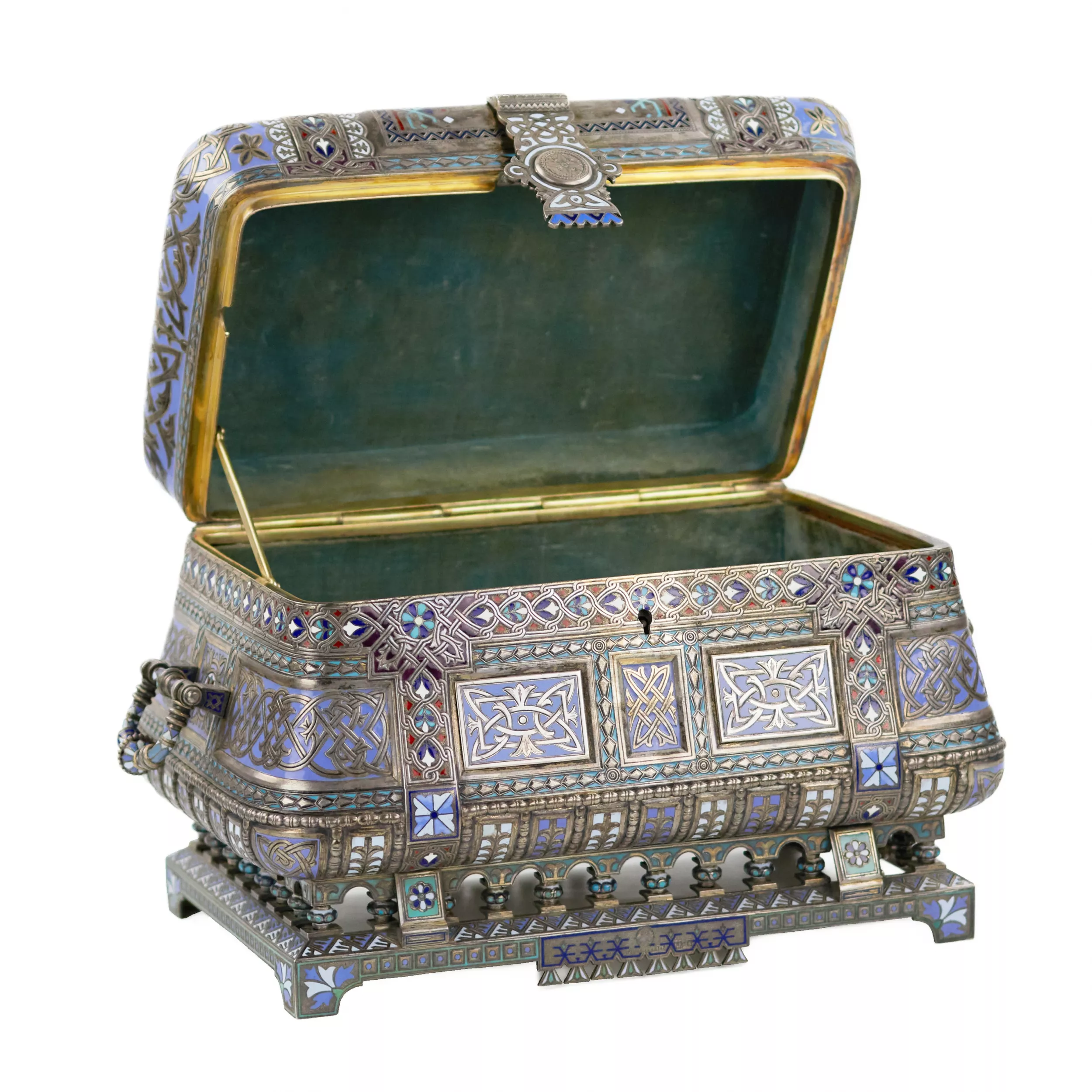 COFFRET RUSSE EN ARGENT AVEC ÉMAIL CHAMPLEVÉ. MAISON PAVEL OVCHINNIKOV. MOSCOU, 1882