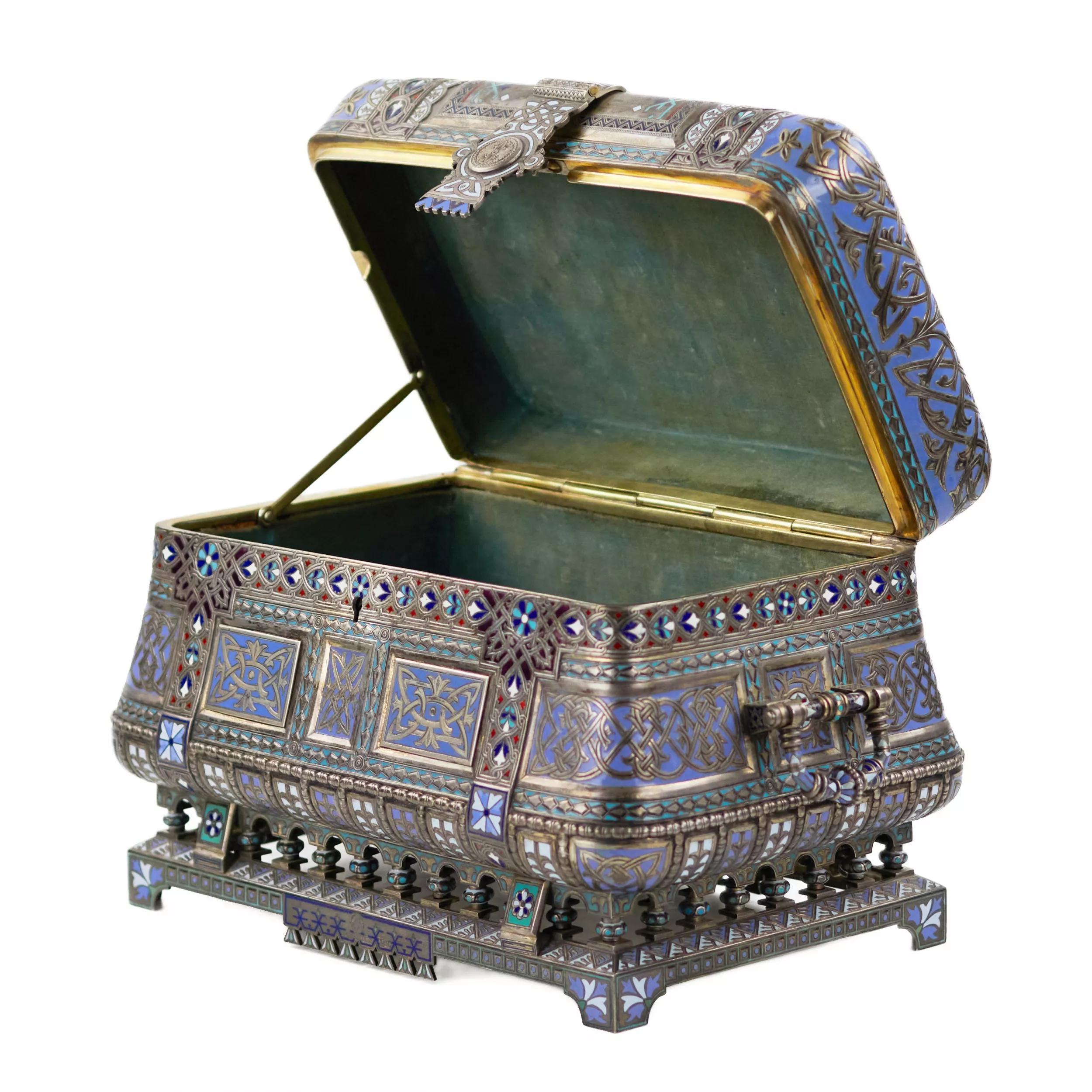 COFFRET RUSSE EN ARGENT AVEC ÉMAIL CHAMPLEVÉ. MAISON PAVEL OVCHINNIKOV. MOSCOU, 1882