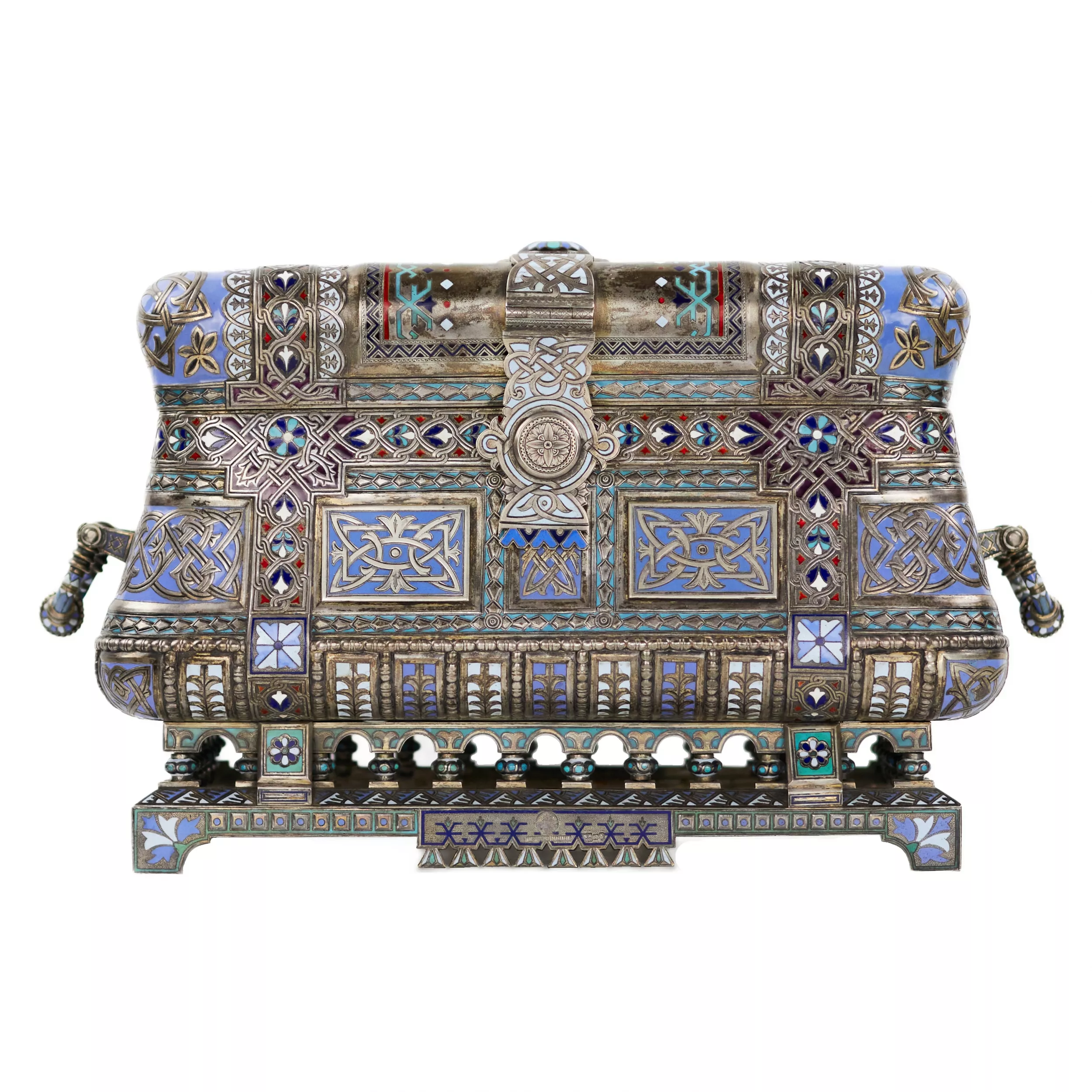 COFFRET RUSSE EN ARGENT AVEC ÉMAIL CHAMPLEVÉ. MAISON PAVEL OVCHINNIKOV. MOSCOU, 1882