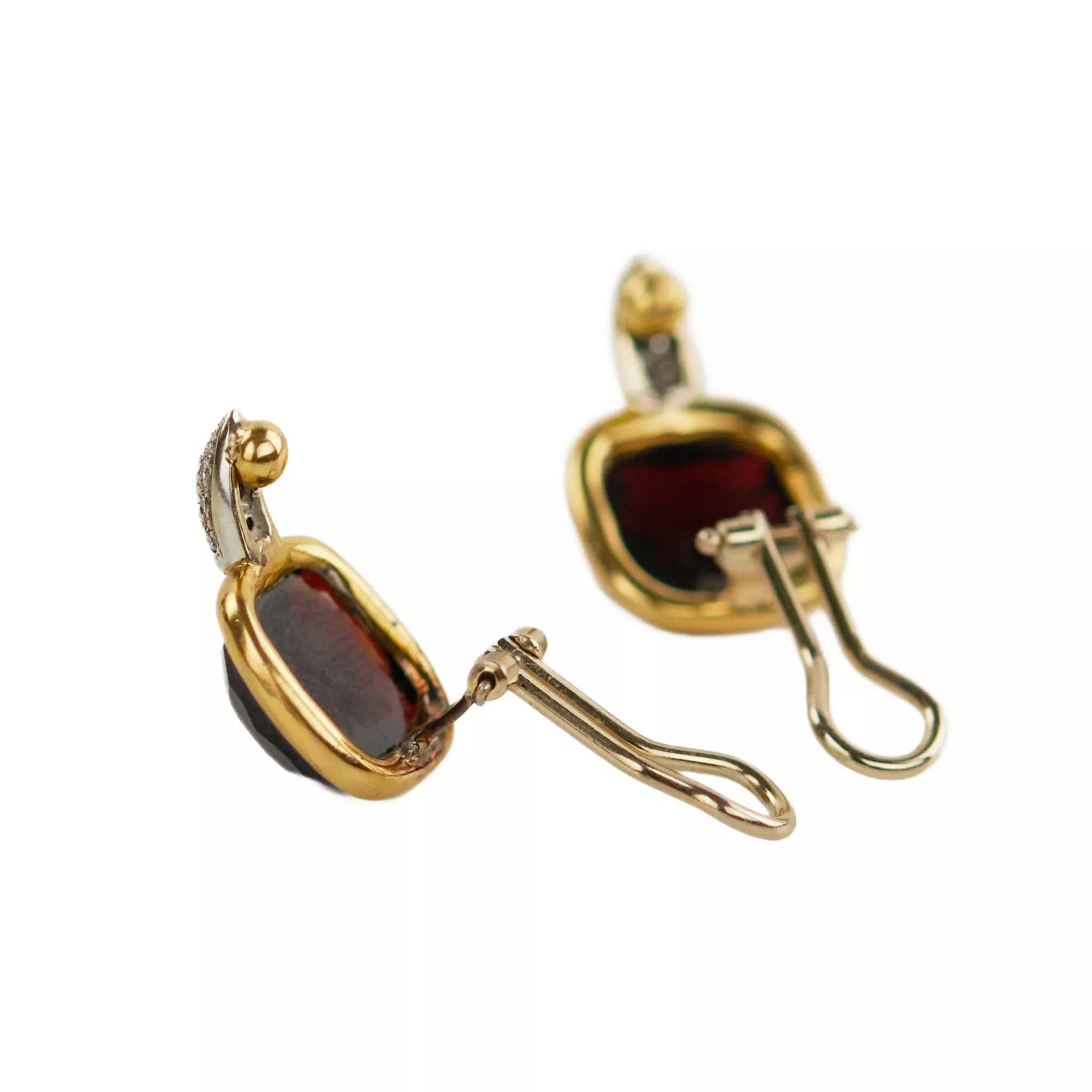 Boucles d`oreilles en or avec grenats et diamants dans le style de Pomellato Sheherazade. Italie 