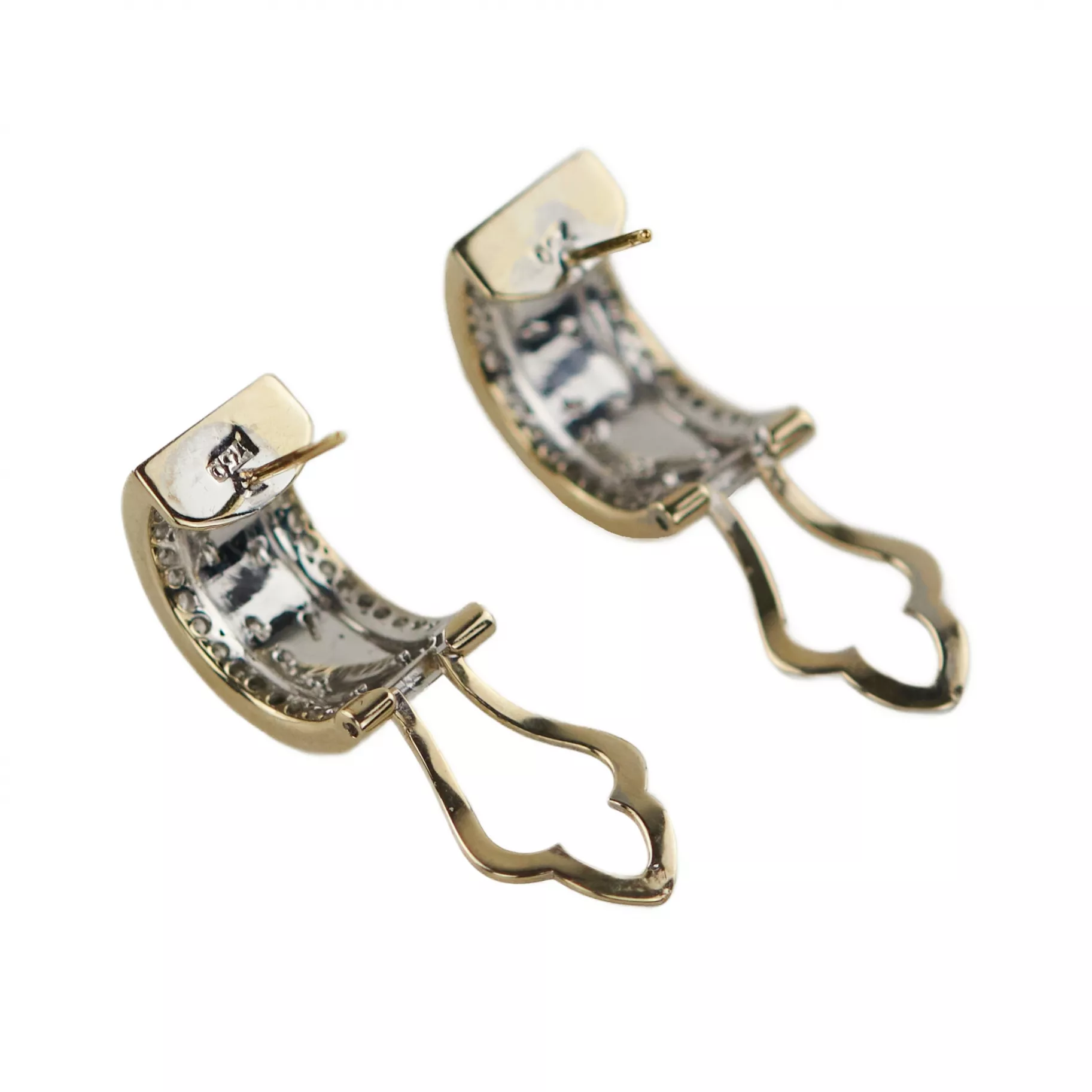 Boucles d&39;oreilles ruban, semi-circulaires, en or bicolore, 750 carats, avec diamants. 13,28 grammes. 