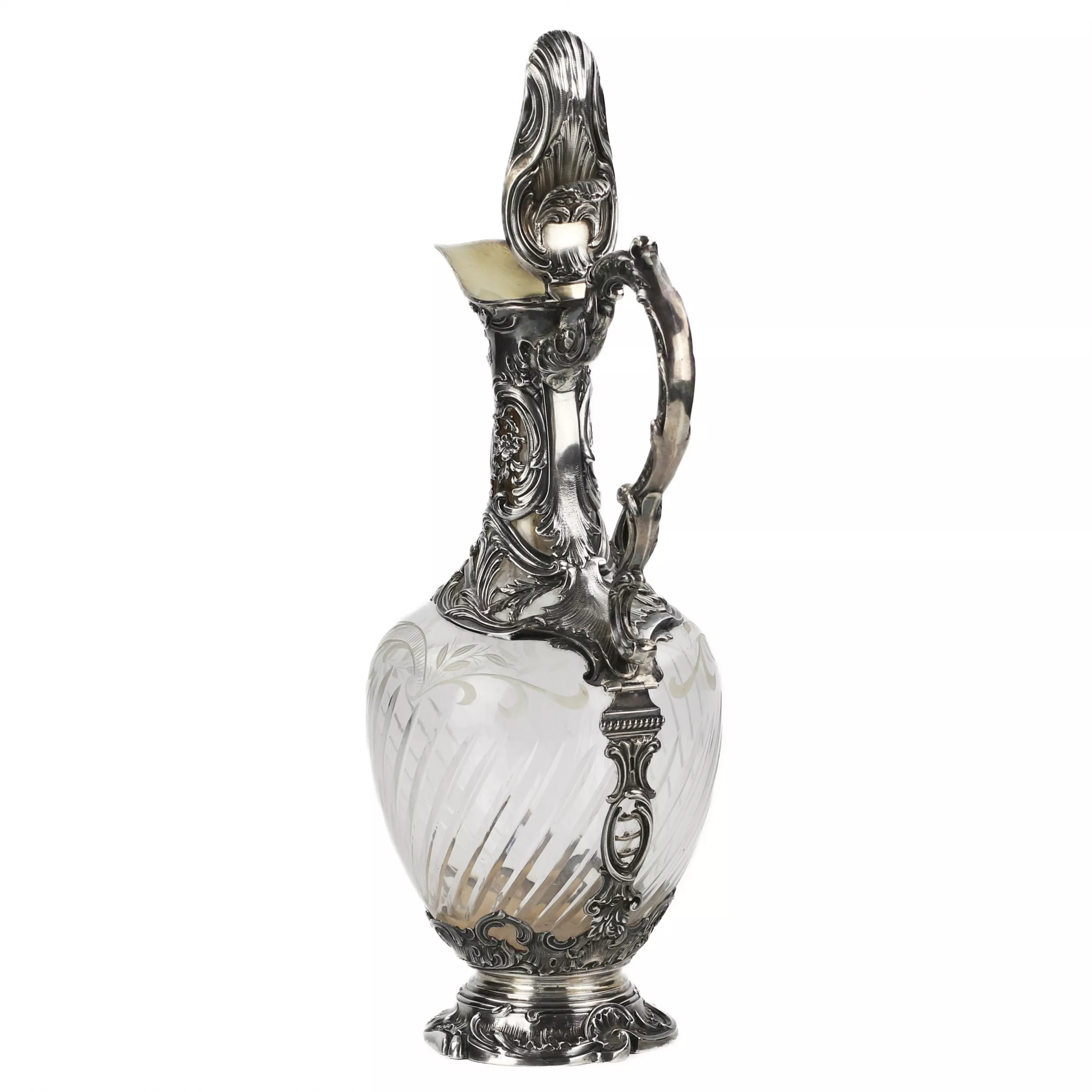 Pichet à vin en cristal argenté de style Louis XV. France. 19ème siècle. 