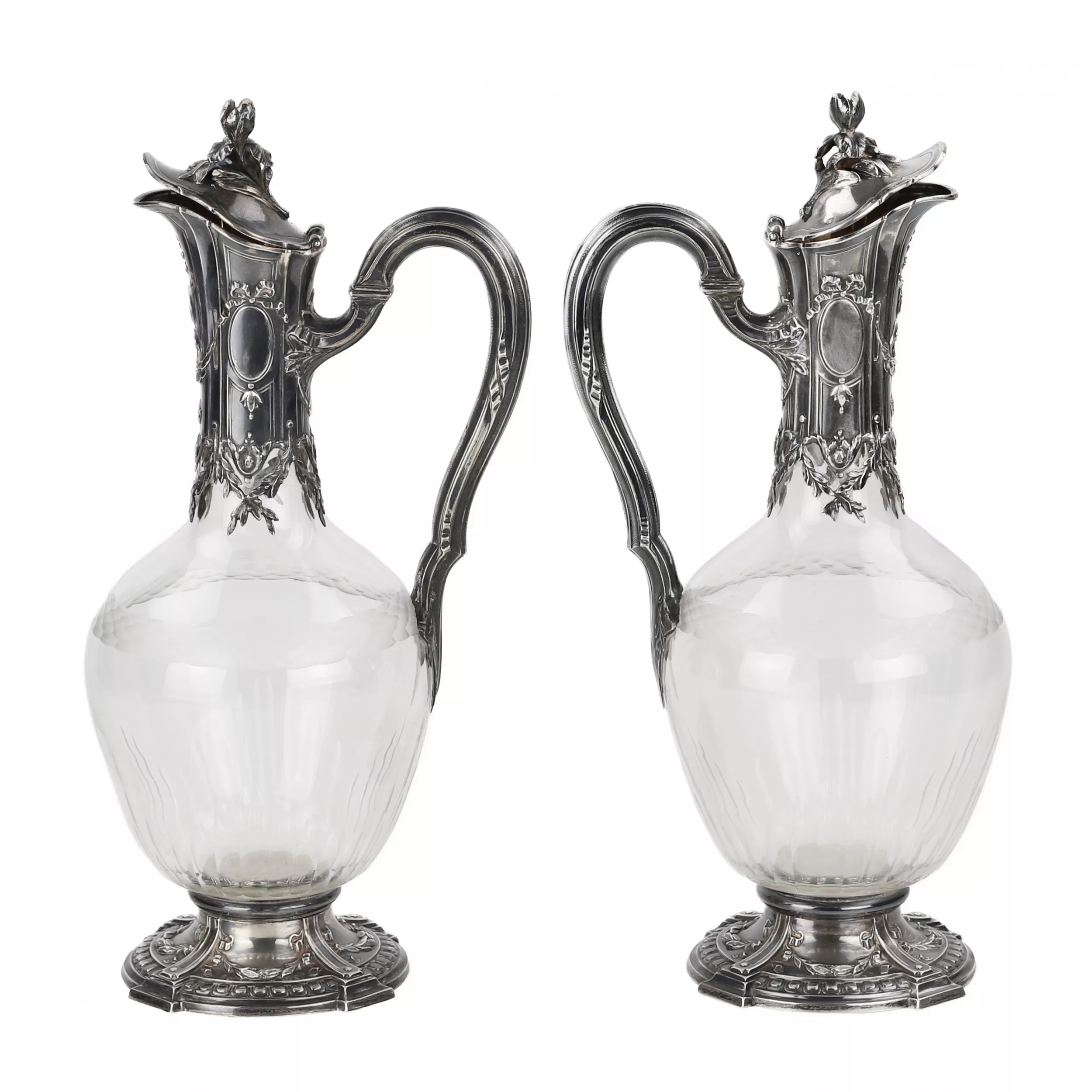 PAIR OF FRENCH SILVER-MOUNTED GLASS WINE EWERS. TÉTARD FRÈRES. PARIS, EARLY 20TH CENTURY