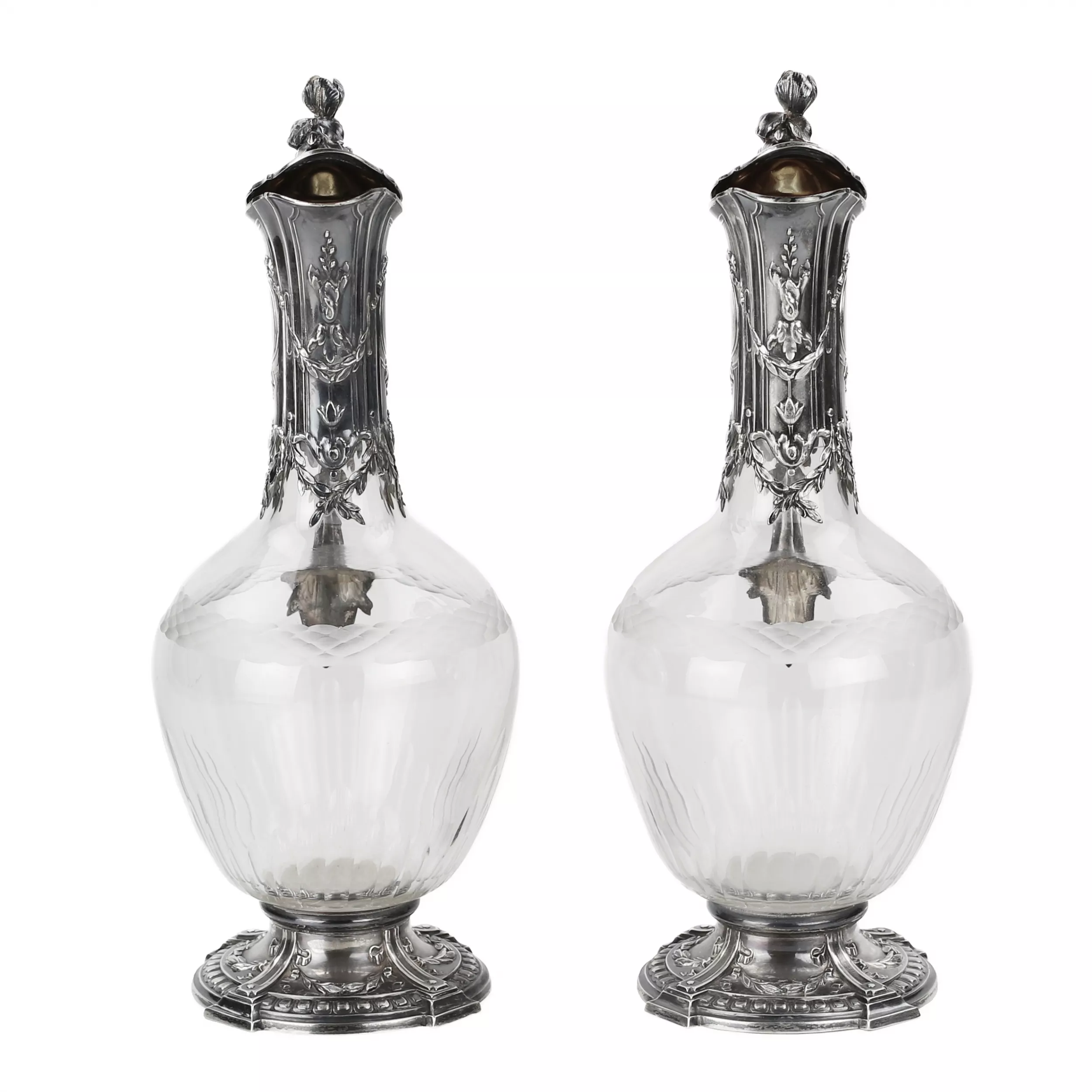 PAIR OF FRENCH SILVER-MOUNTED GLASS WINE EWERS. TÉTARD FRÈRES. PARIS, EARLY 20TH CENTURY