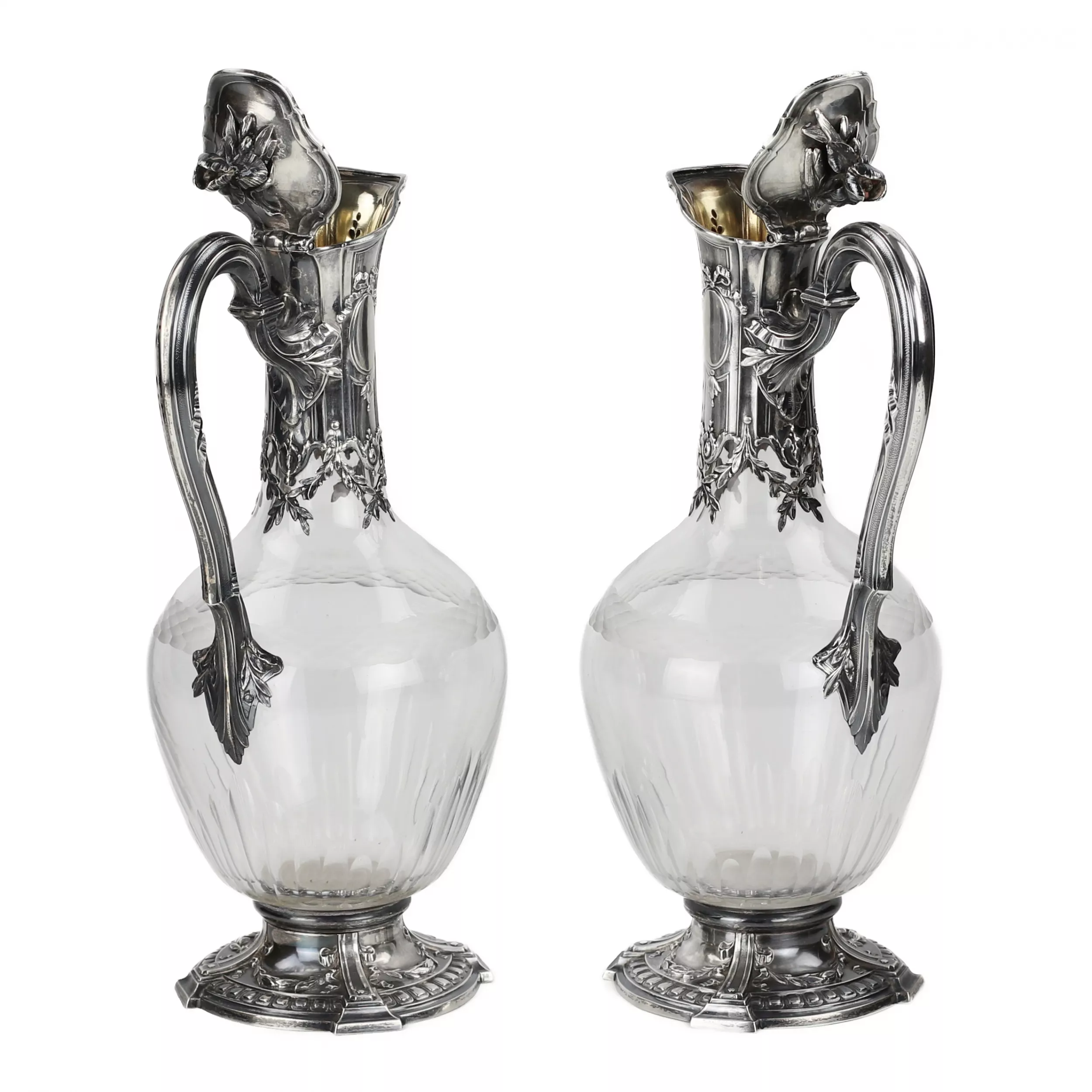 PAIR OF FRENCH SILVER-MOUNTED GLASS WINE EWERS. TÉTARD FRÈRES. PARIS, EARLY 20TH CENTURY