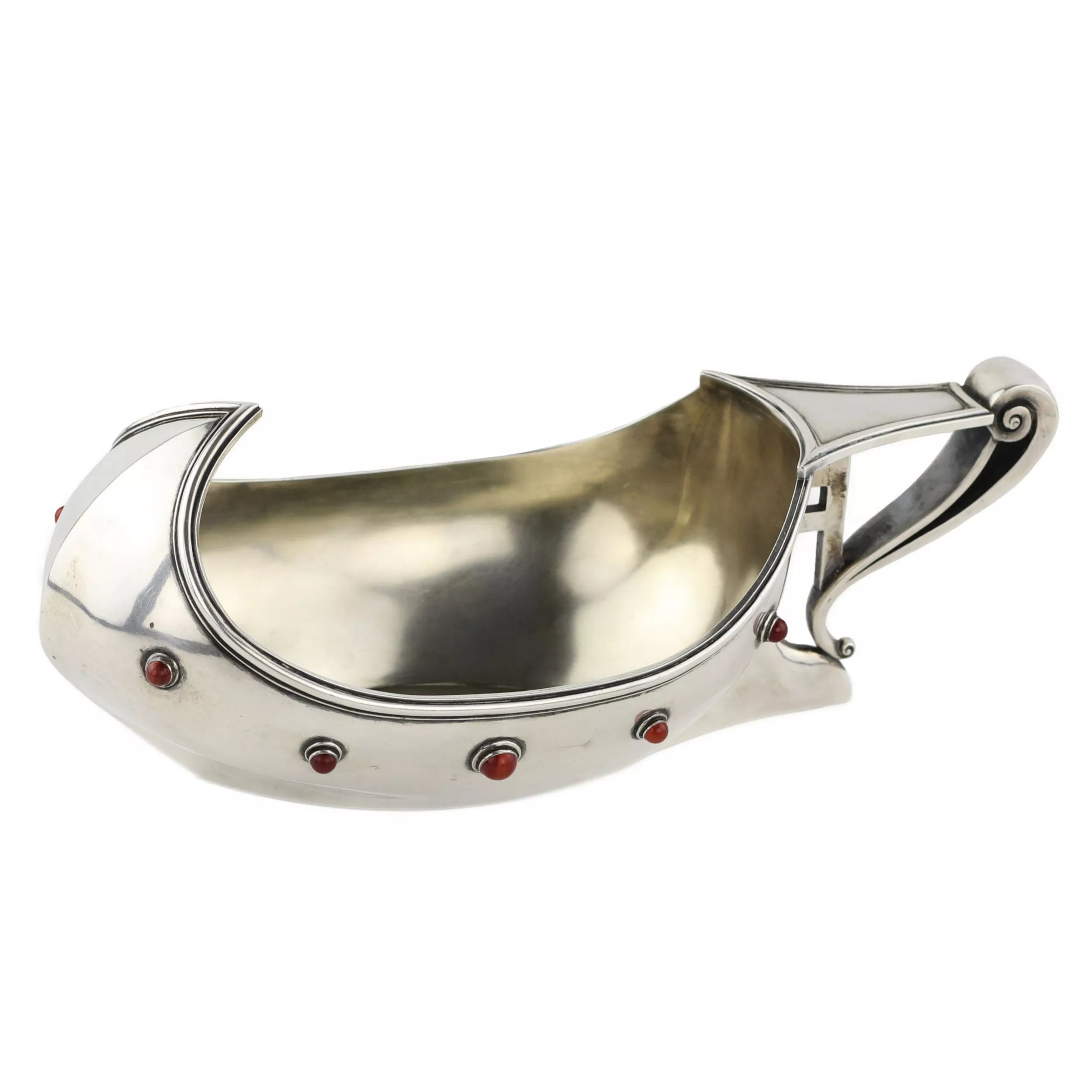 RUSSIAN PRESENTATION SILVER KOVSH IN ART NOUVEAU STYLE. ALEXANDER VYAKOVA. FIRM OF C. FABERGÉ SAINT PETERSBURG, EARLY 20TH CENTURY