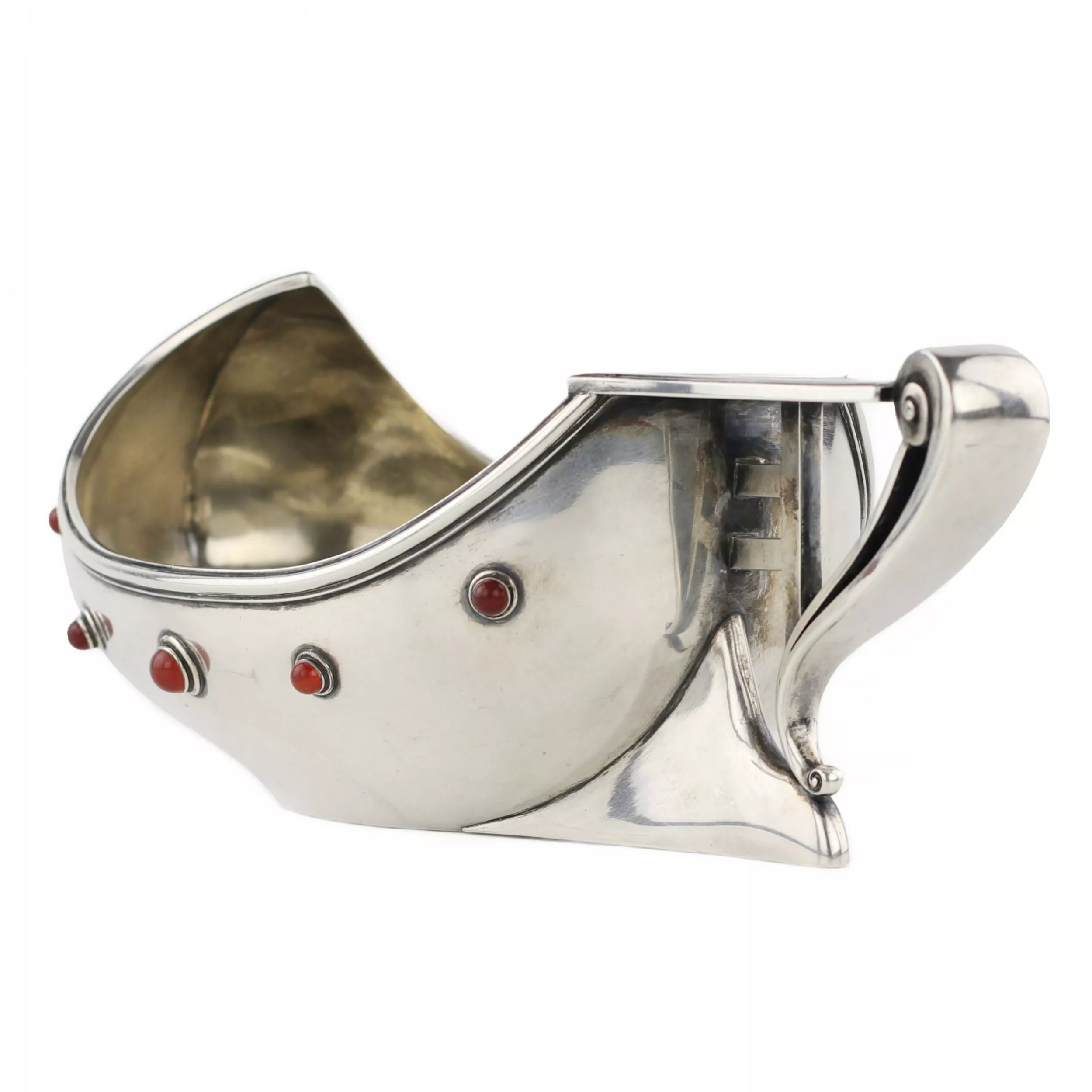 RUSSIAN PRESENTATION SILVER KOVSH IN ART NOUVEAU STYLE. ALEXANDER VYAKOVA. FIRM OF C. FABERGÉ SAINT PETERSBURG, EARLY 20TH CENTURY