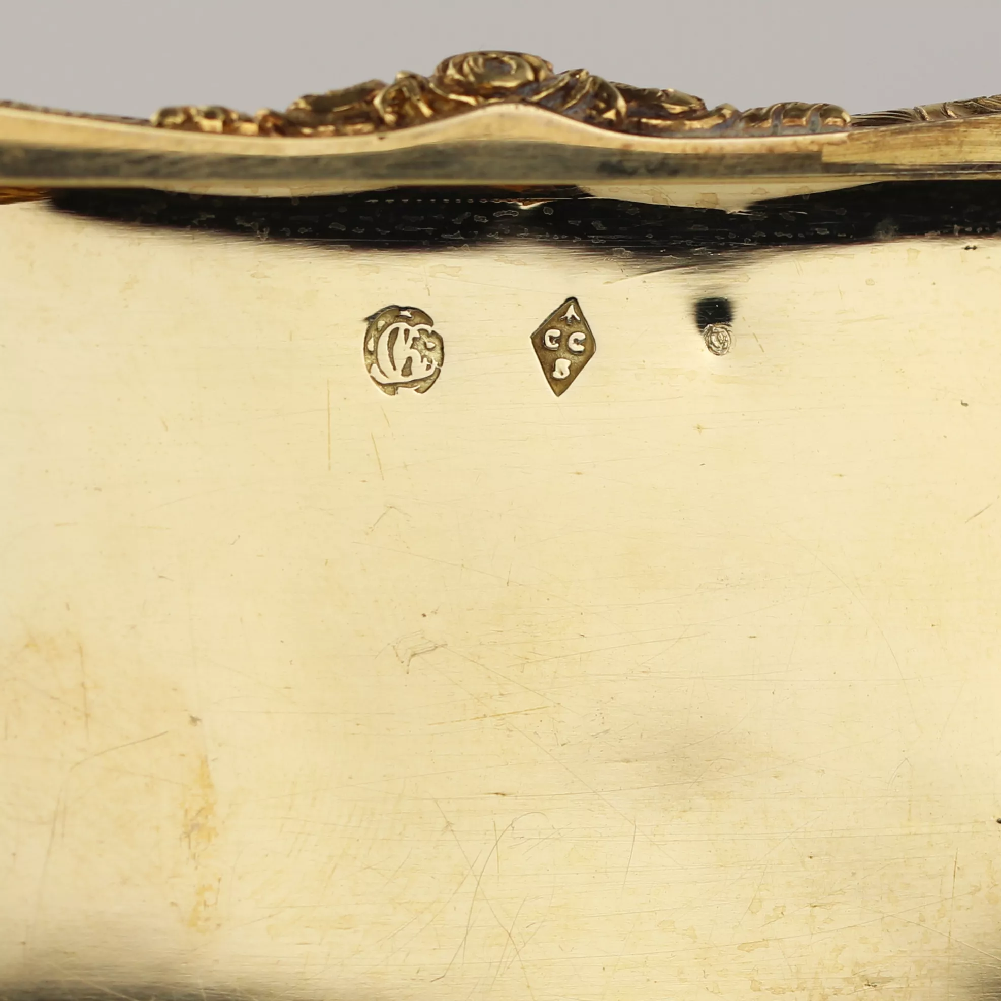 Tabatière dorée, de Charles Colin, Hanau, vers 1830.