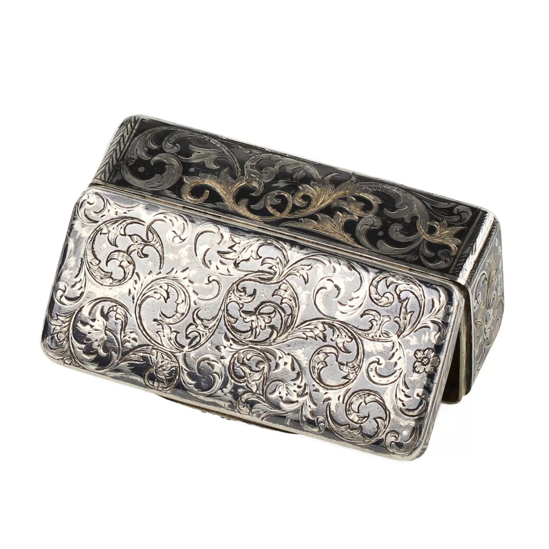 RUSSIAN SILVER AND NIELLO SNUFFBOX. MOSCOW, FIRST HALF OF THE 19TH CENTURY