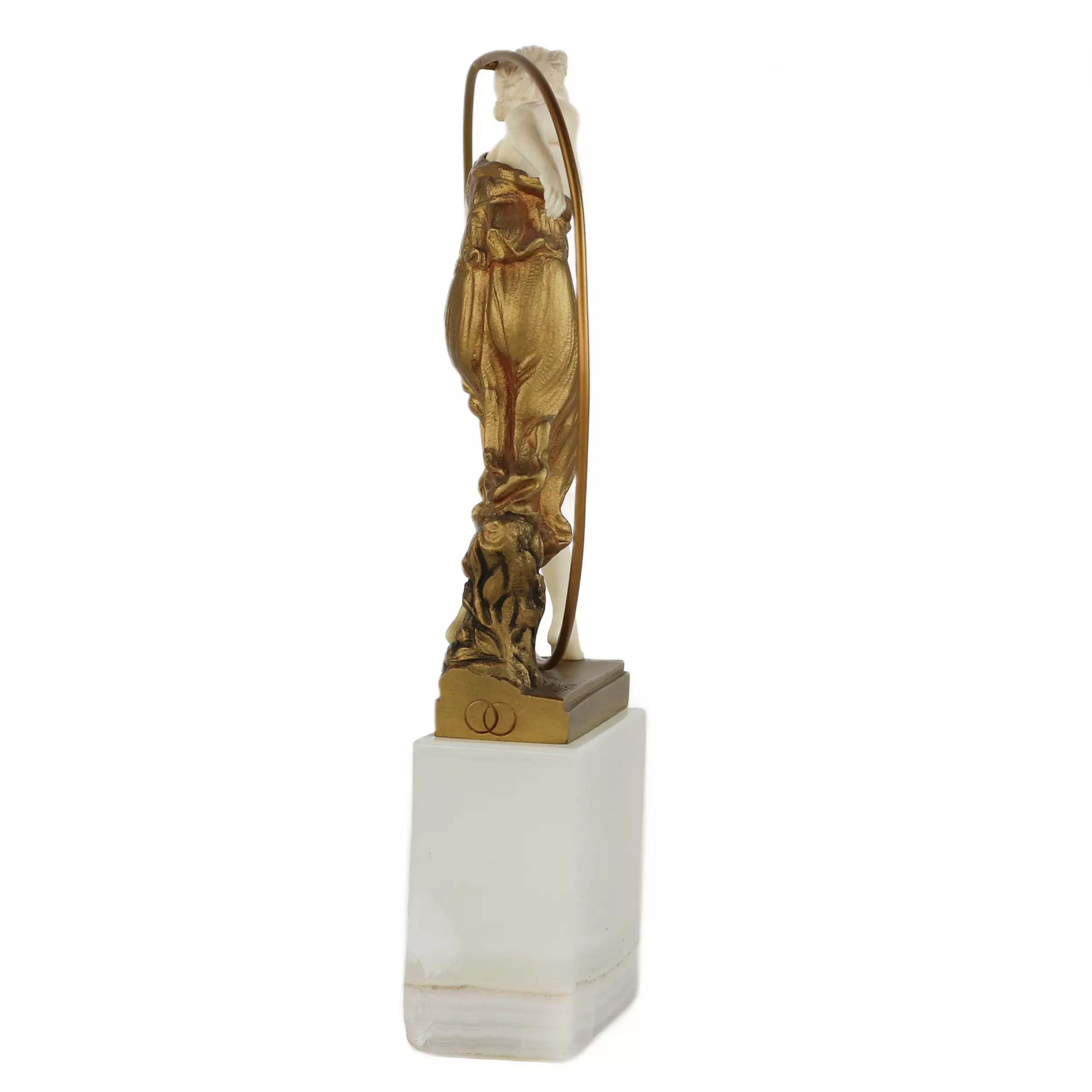 WOMAN WITH A HOOP. CHRYSÉLÉPHANTINE SCULPTURE BY GEORGES MORIN. FRANCE, CIRCA 1920