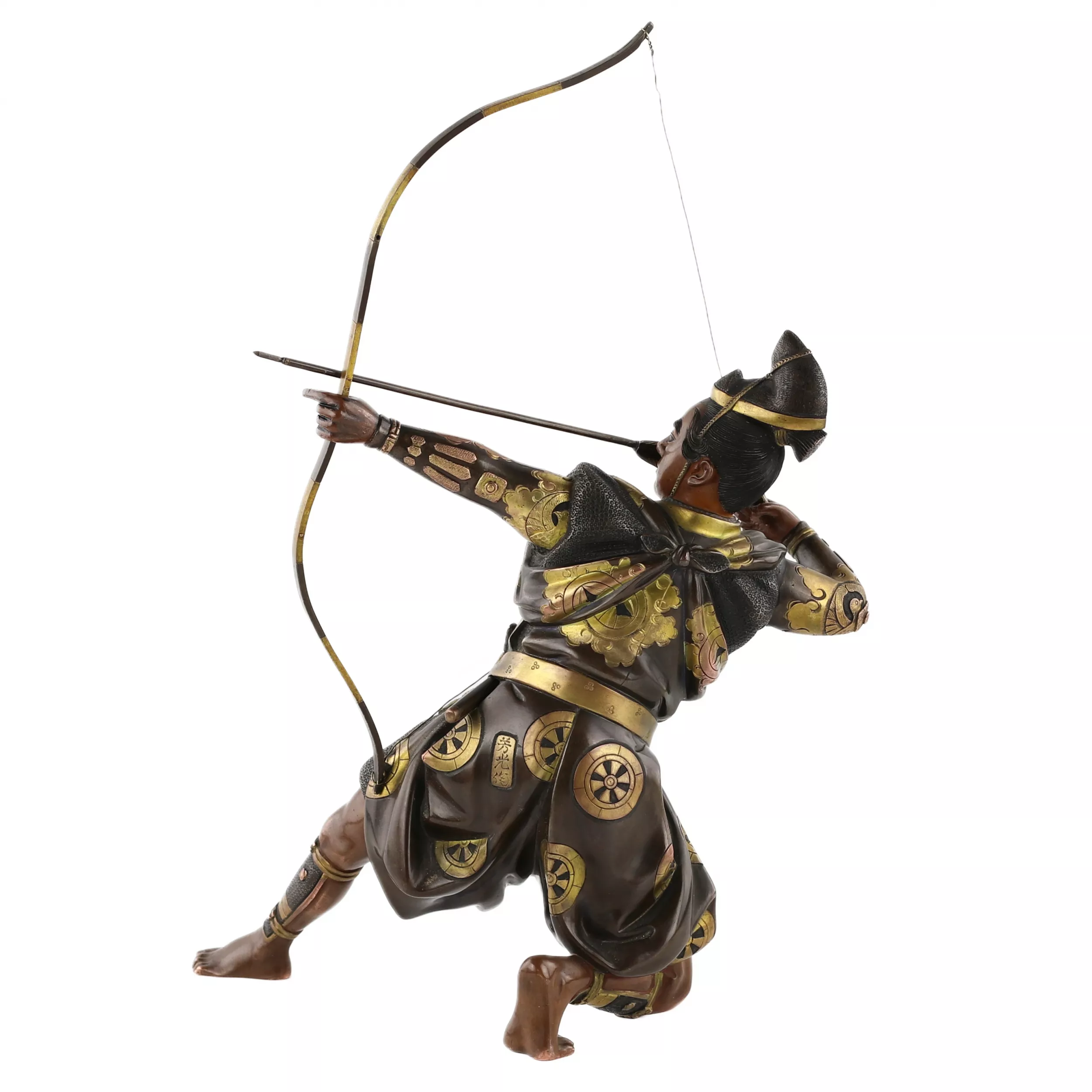 FIGURE EN BRONZE D’UN SAMOURAÏ ARCHER AU GRAND ARC. YOSHIMITSU HŌ (芳光炮) JAPON, PÉRIODE MEIJI, VERS 1880