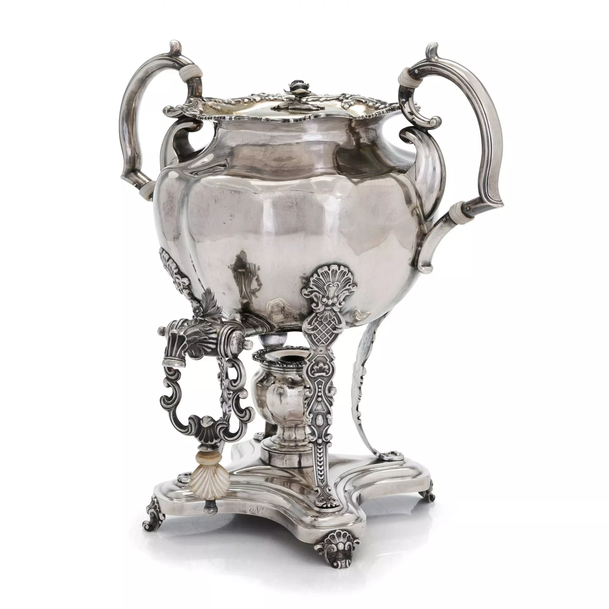 Théière-samovar en argent pour servir des boissons chaudes. Shper Adolf. Saint-Pétersbourg, 1843