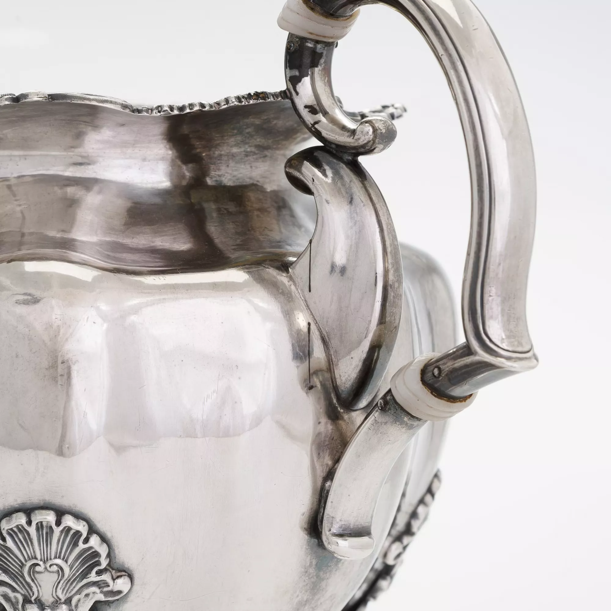 Théière-samovar en argent pour servir des boissons chaudes. Shper Adolf. Saint-Pétersbourg, 1843