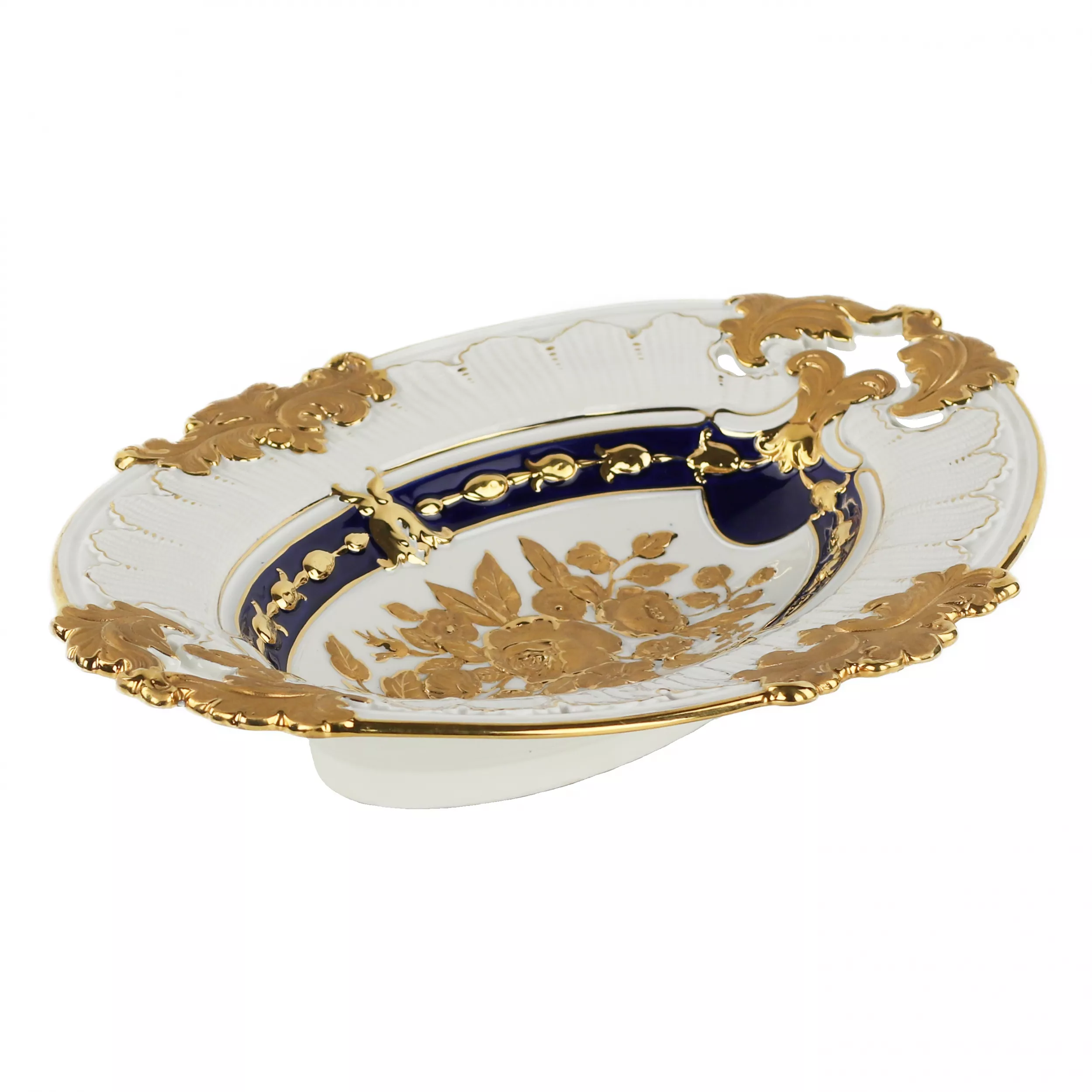 Великолепное фарфоровое блюдо с ажурными ручками. Meissen. 20 век.