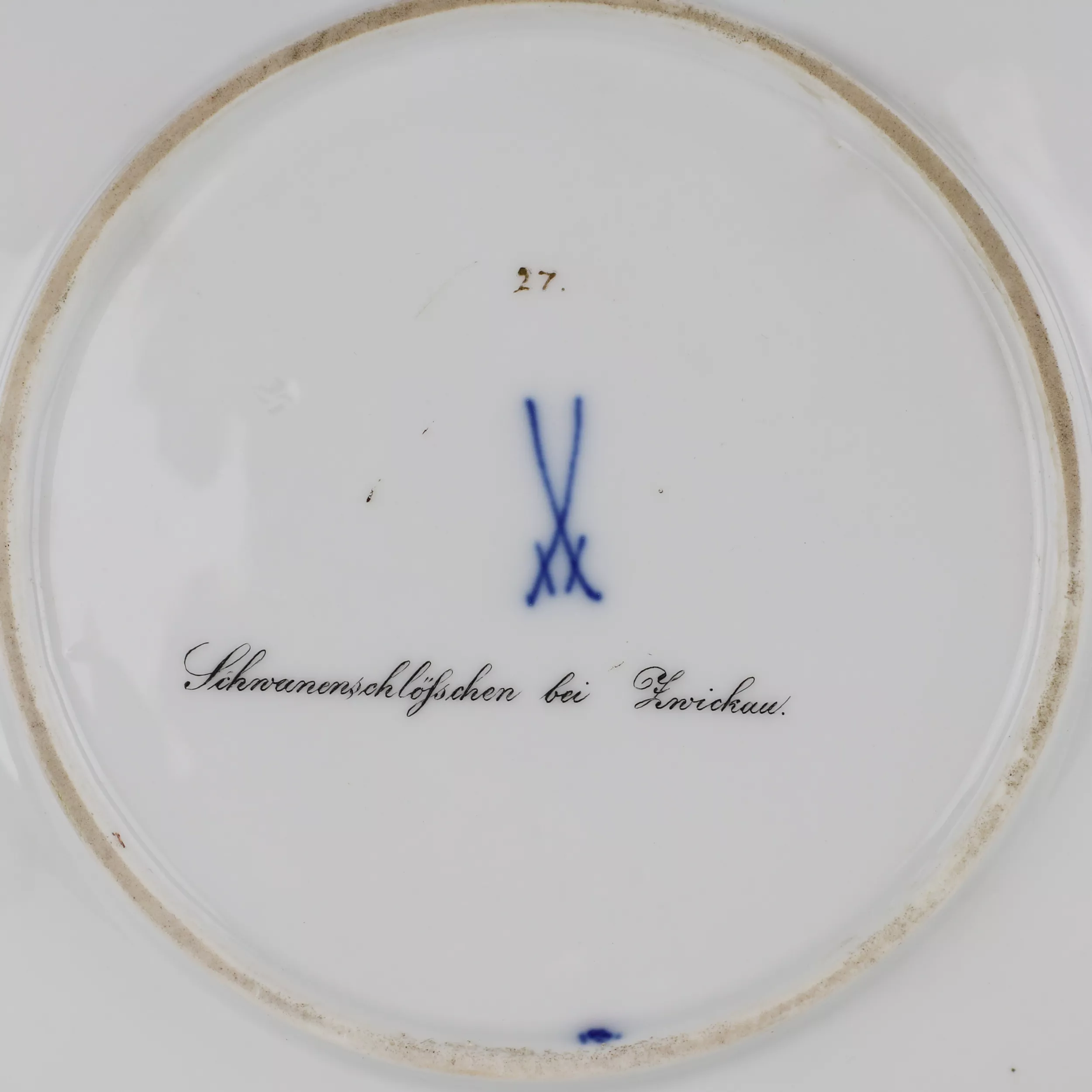 LUXUEUX PLAT DÉCORATIF À VUE DE ZWICKAU. MEISSEN. 1815 - 1860