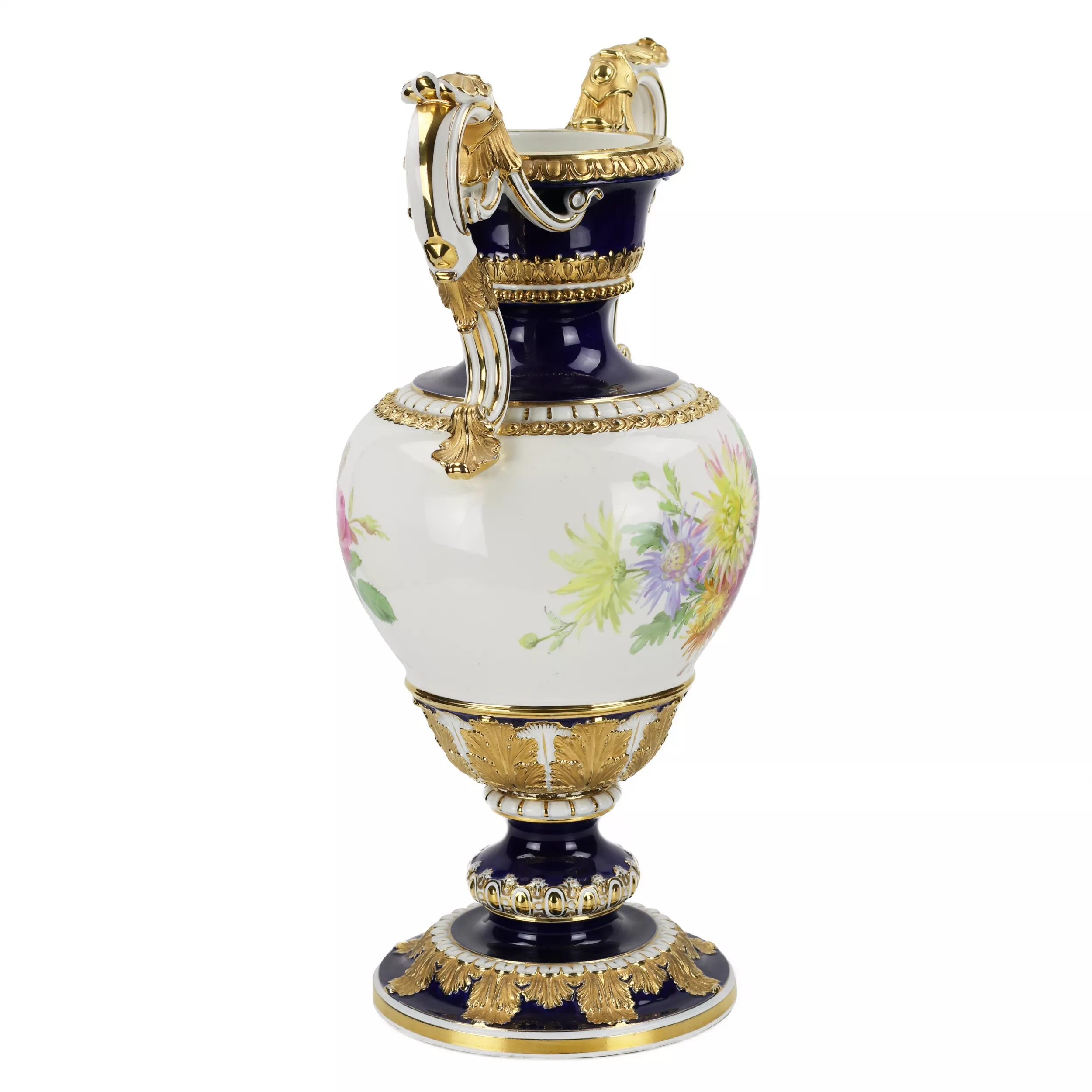 LARGE SALON VASE WITH FLORAL BOUQUETS. ERNST AUGUST LEUTERITZ GERMANY, MEISSEN, SECOND HALF OF THE 19TH CENTURY