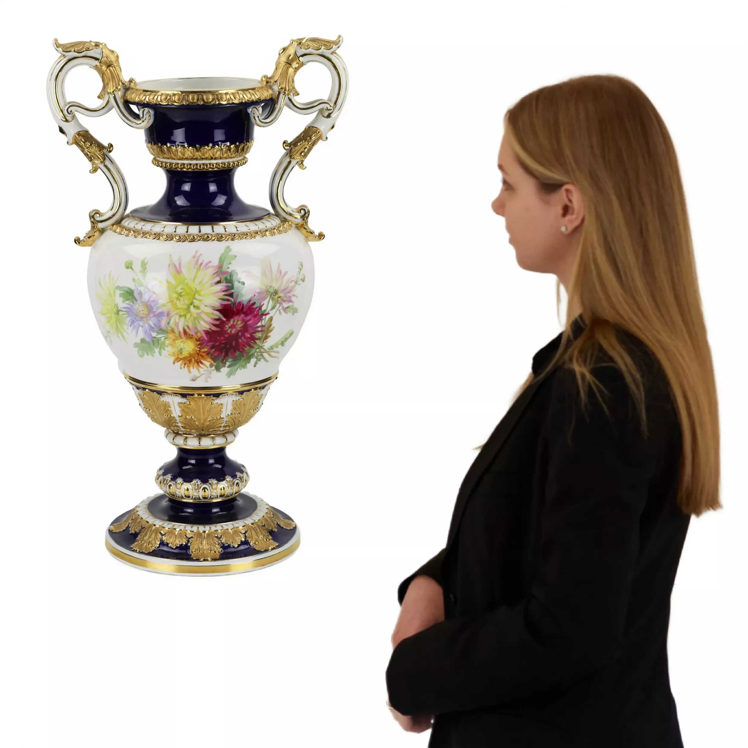 LARGE SALON VASE WITH FLORAL BOUQUETS. ERNST AUGUST LEUTERITZ GERMANY, MEISSEN, SECOND HALF OF THE 19TH CENTURY